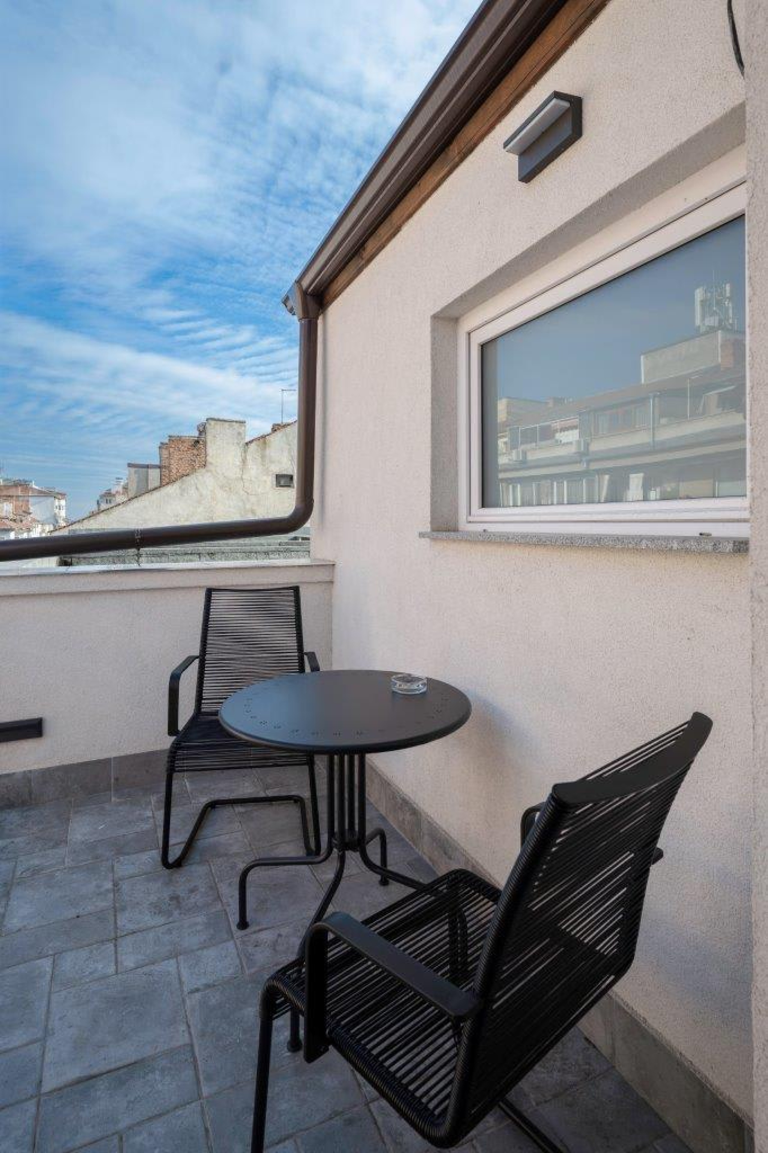 Scoutaround White Logo