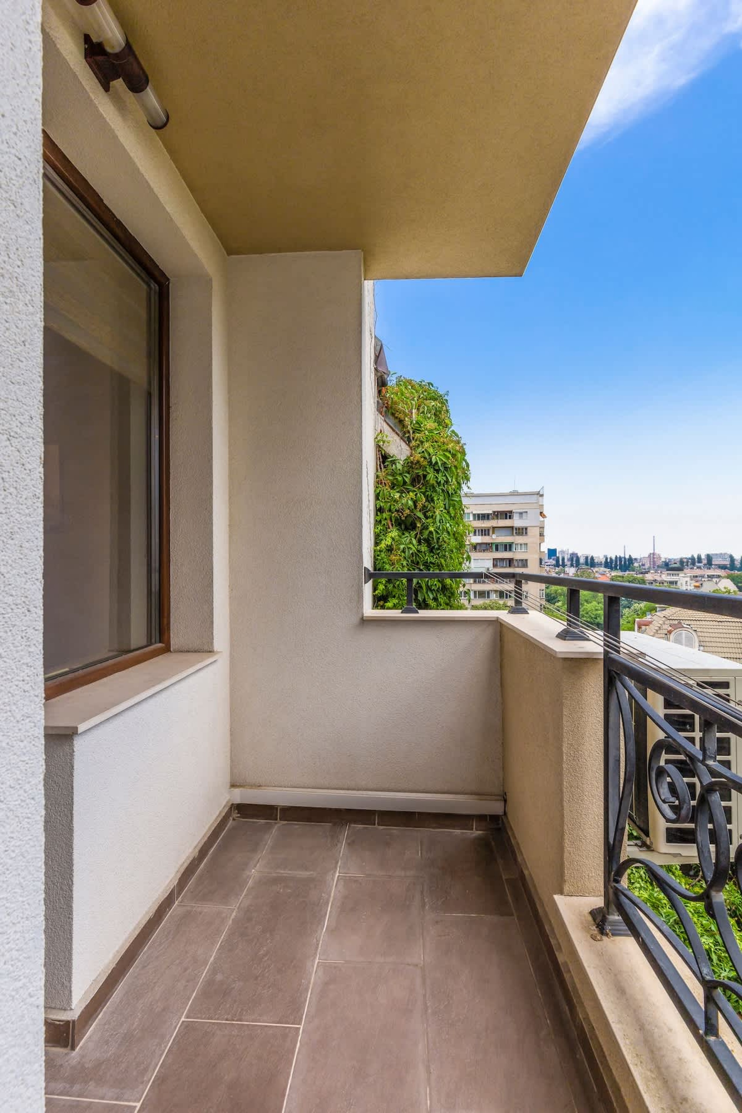 Scoutaround White Logo