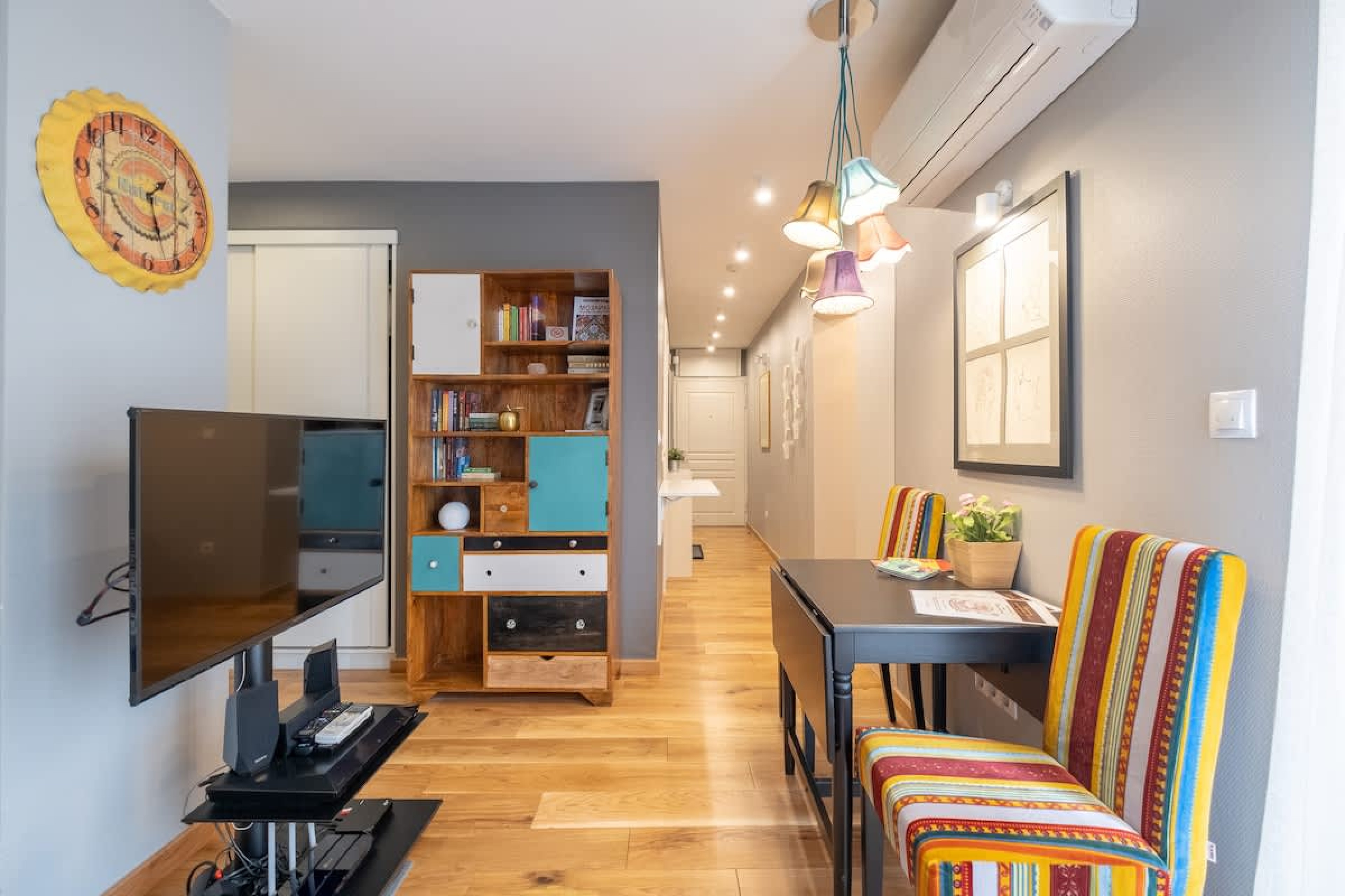 Scoutaround White Logo