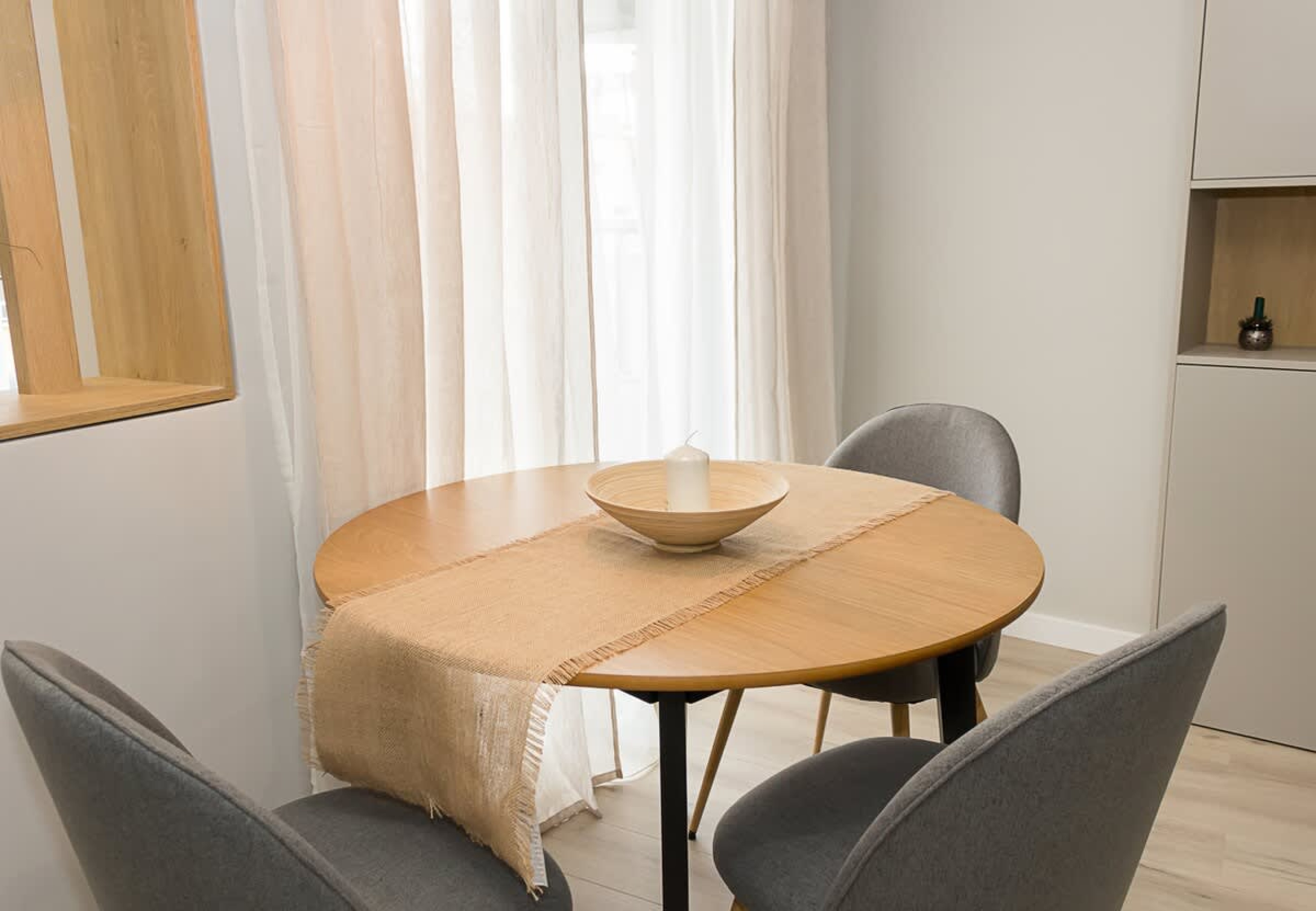 Scoutaround White Logo