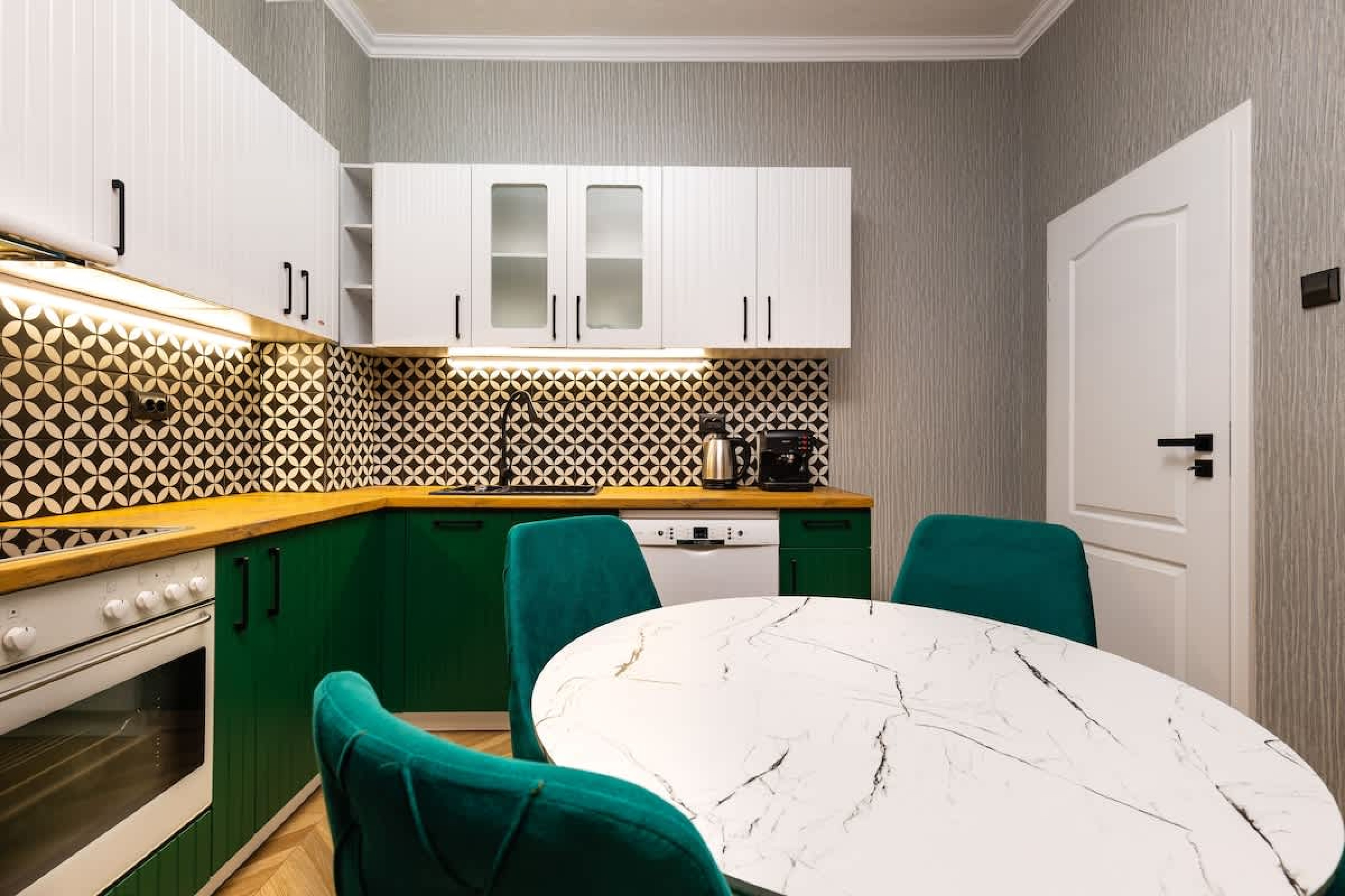 Scoutaround White Logo