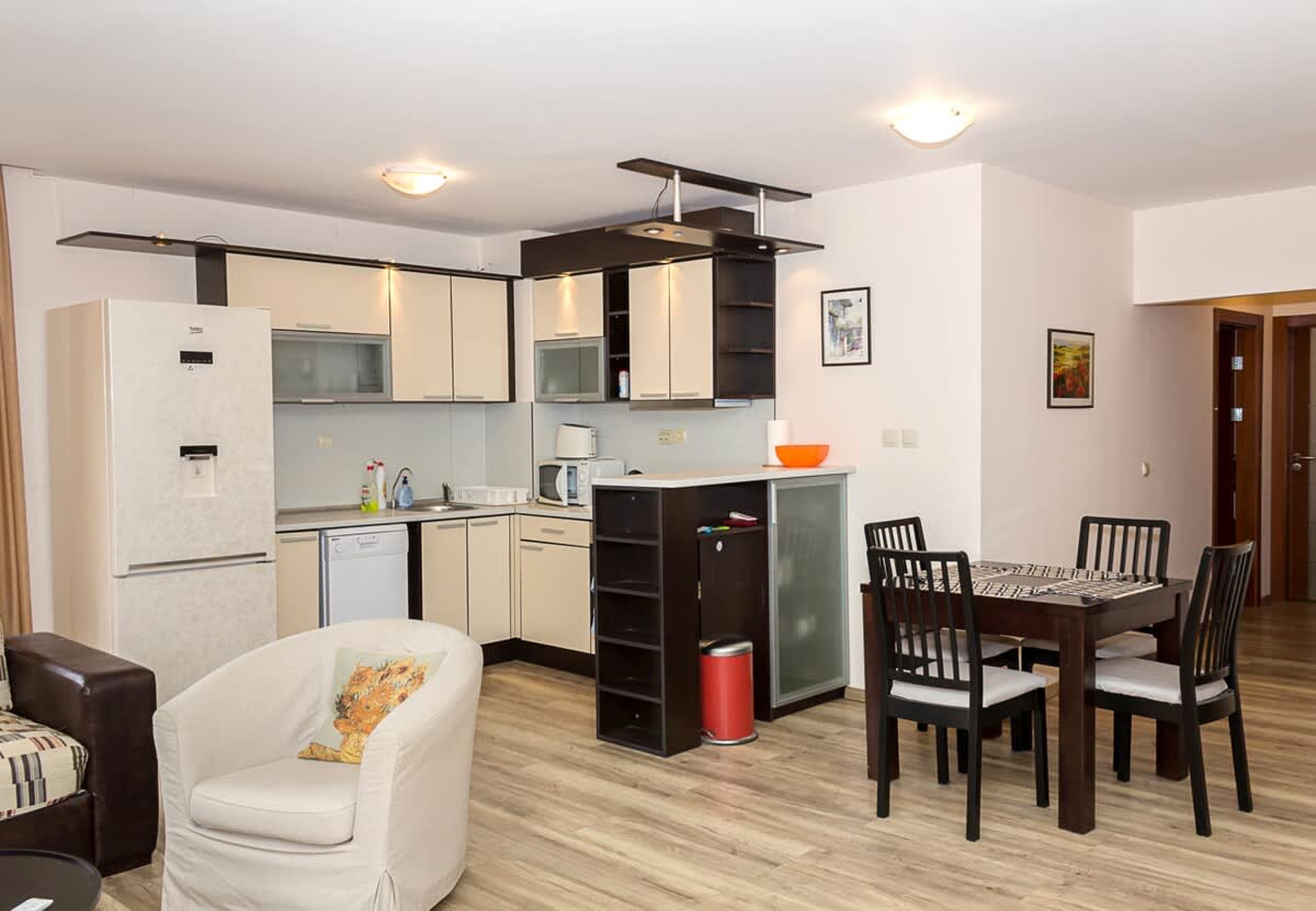 Scoutaround White Logo