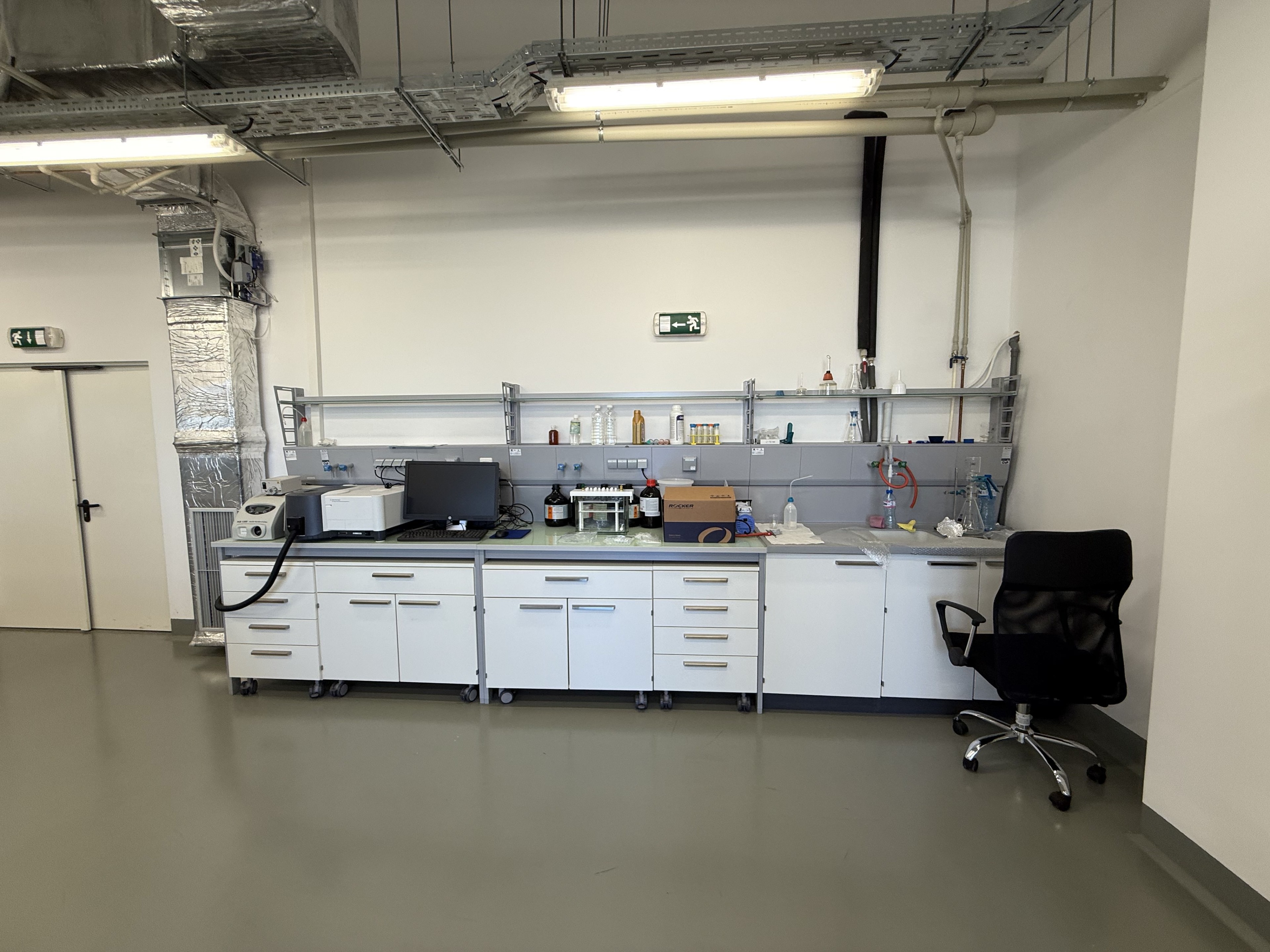 Scoutaround White Logo