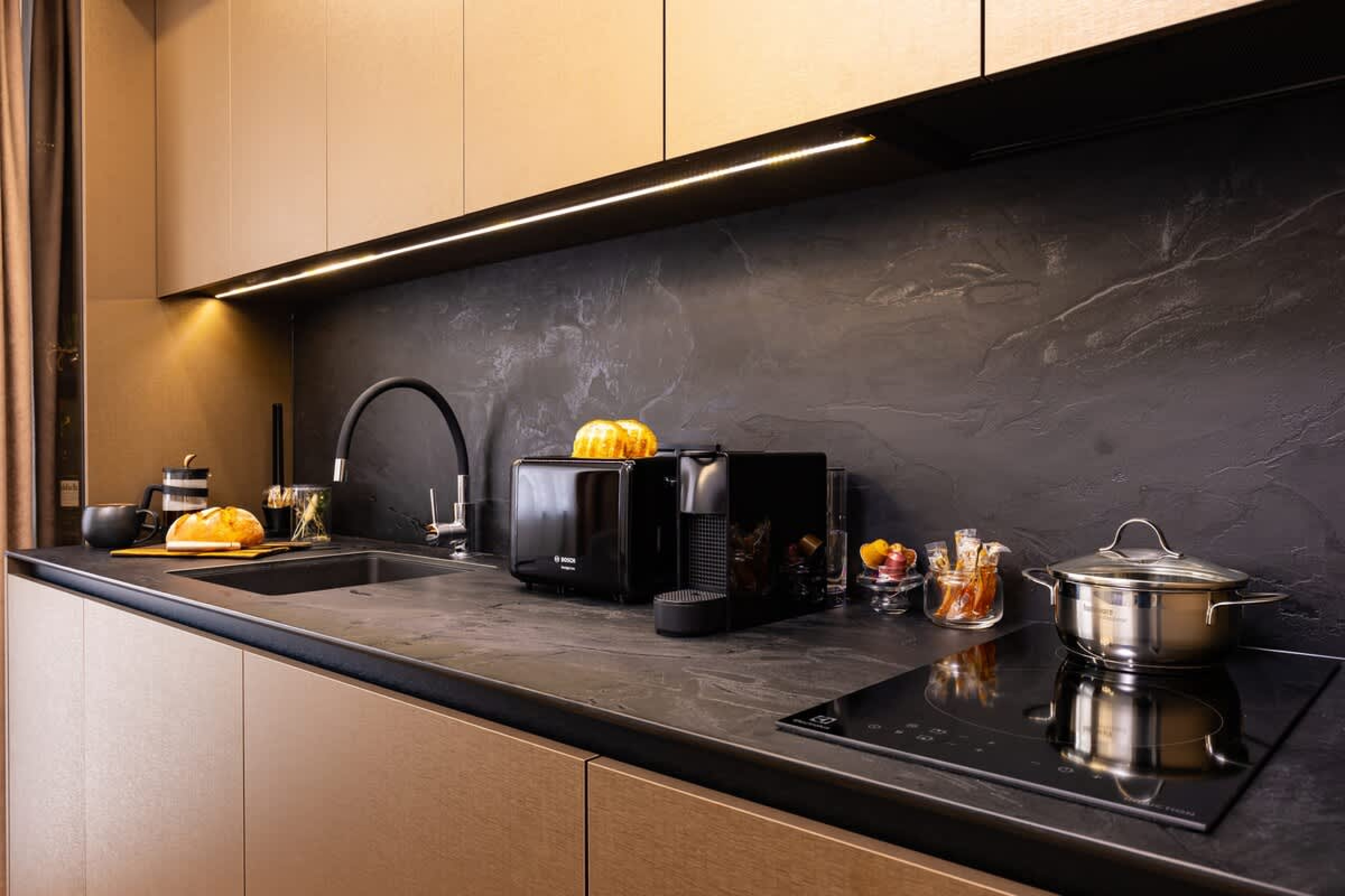 Scoutaround White Logo