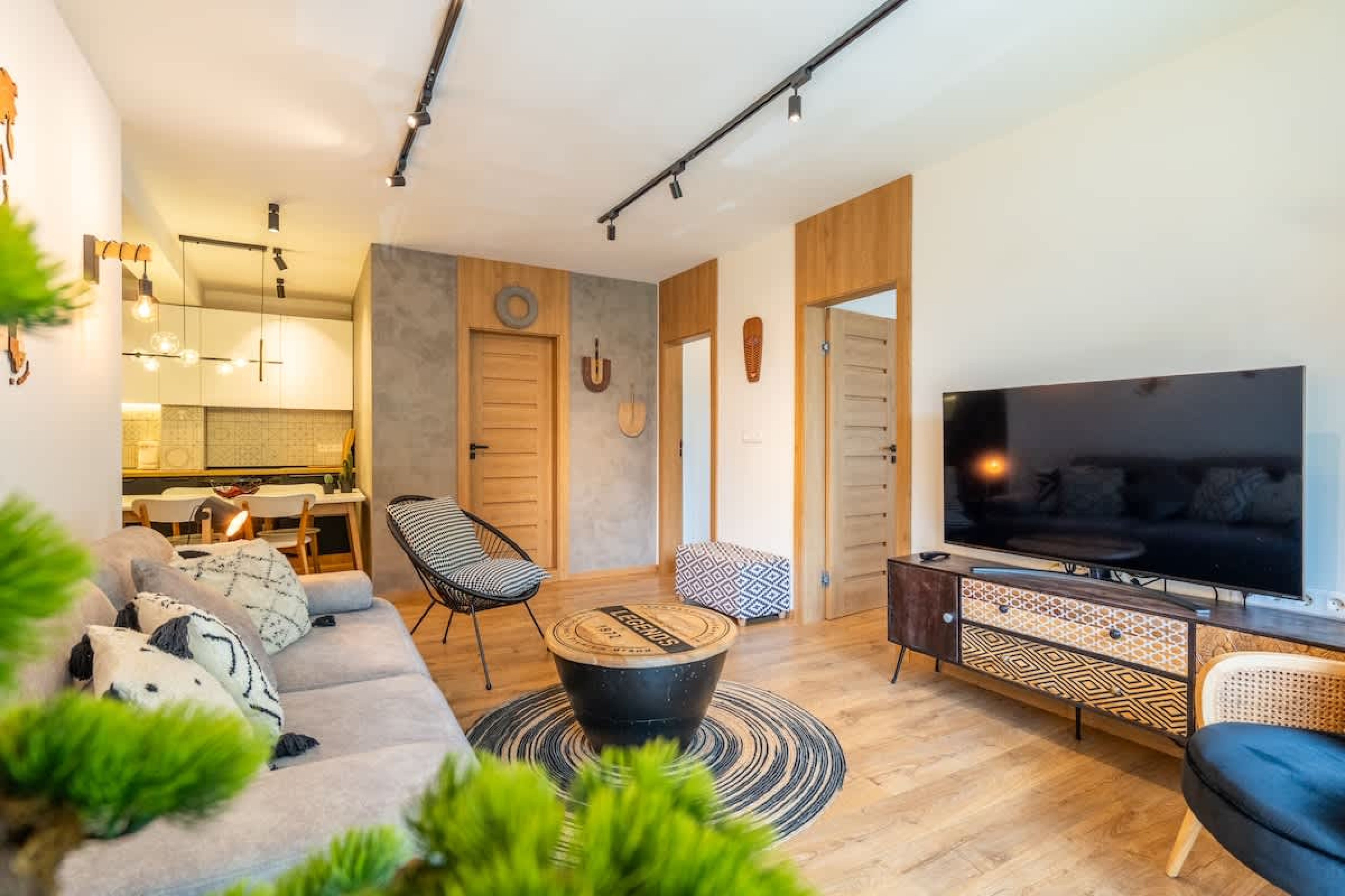 Scoutaround White Logo