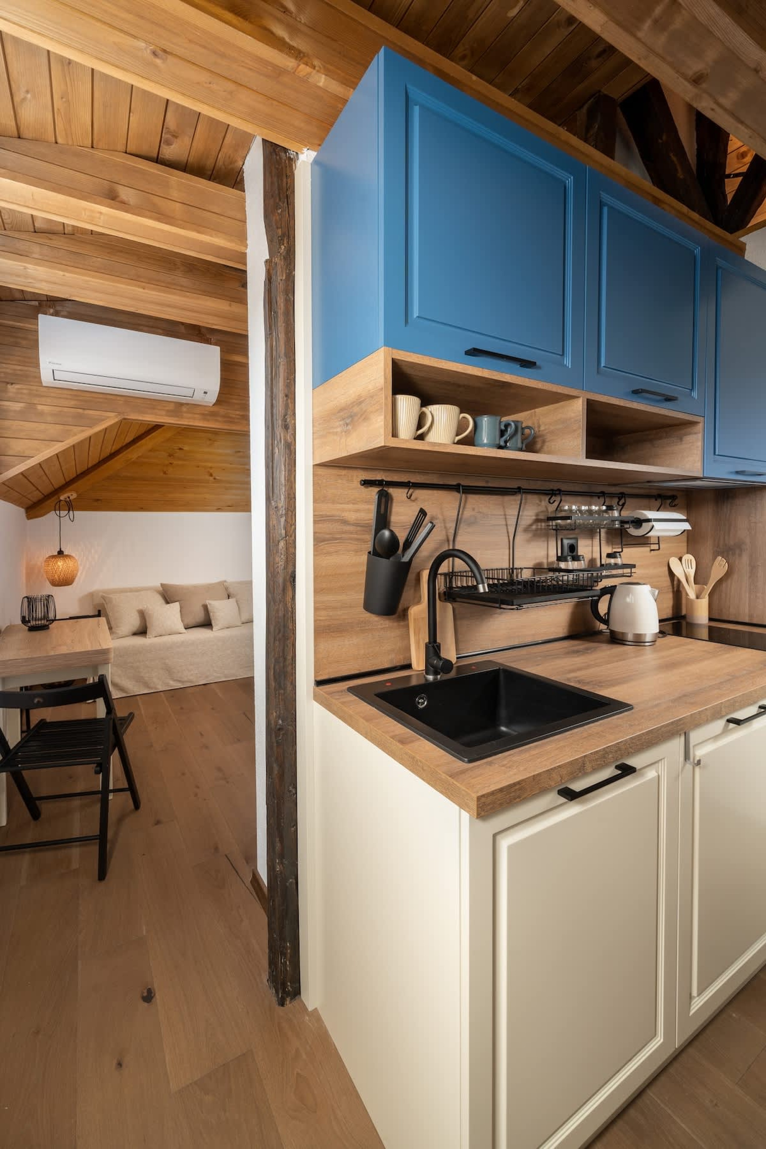 Gurgulyat view - 1 Bedroom Loft - Photo 7