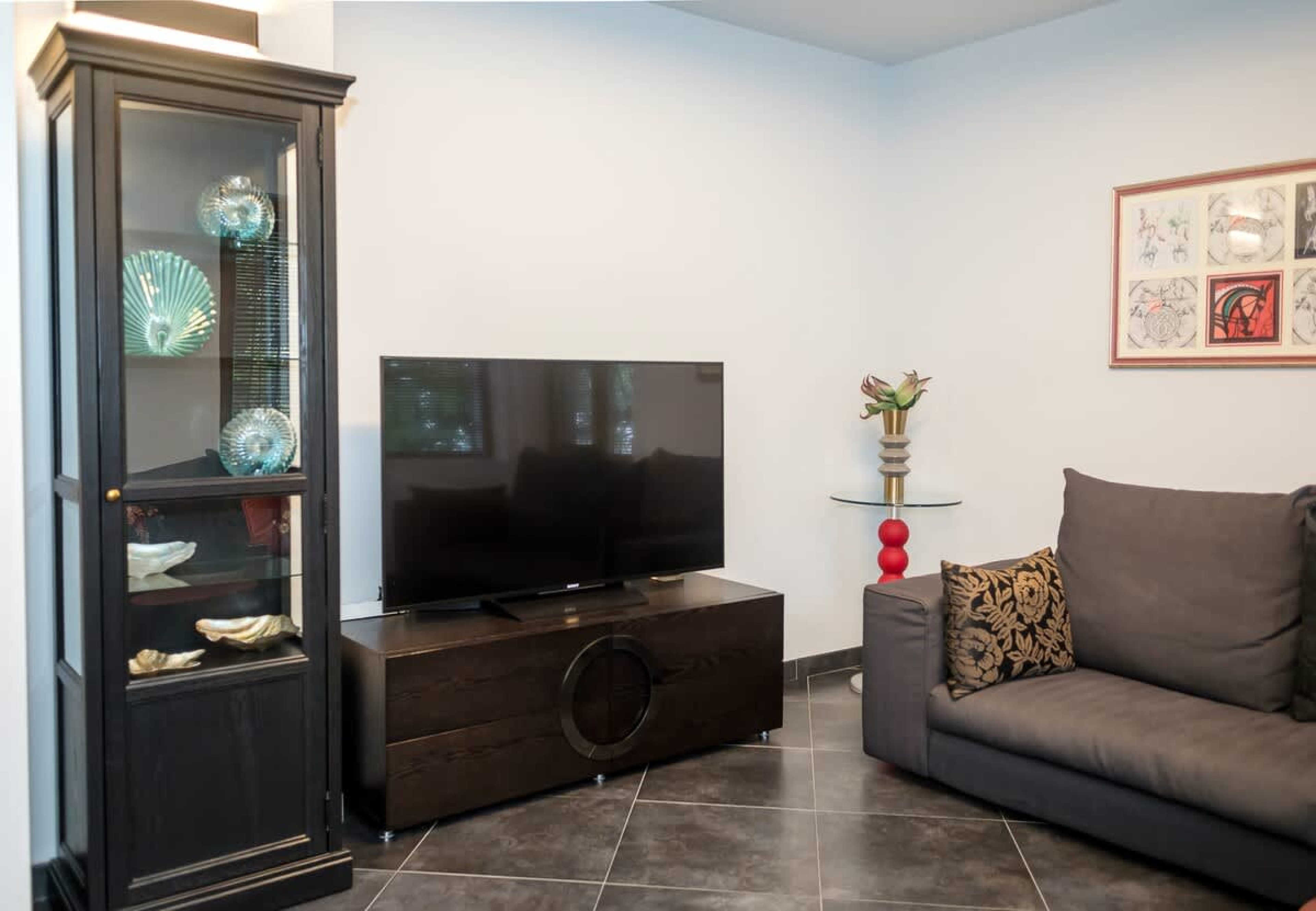 Scoutaround White Logo