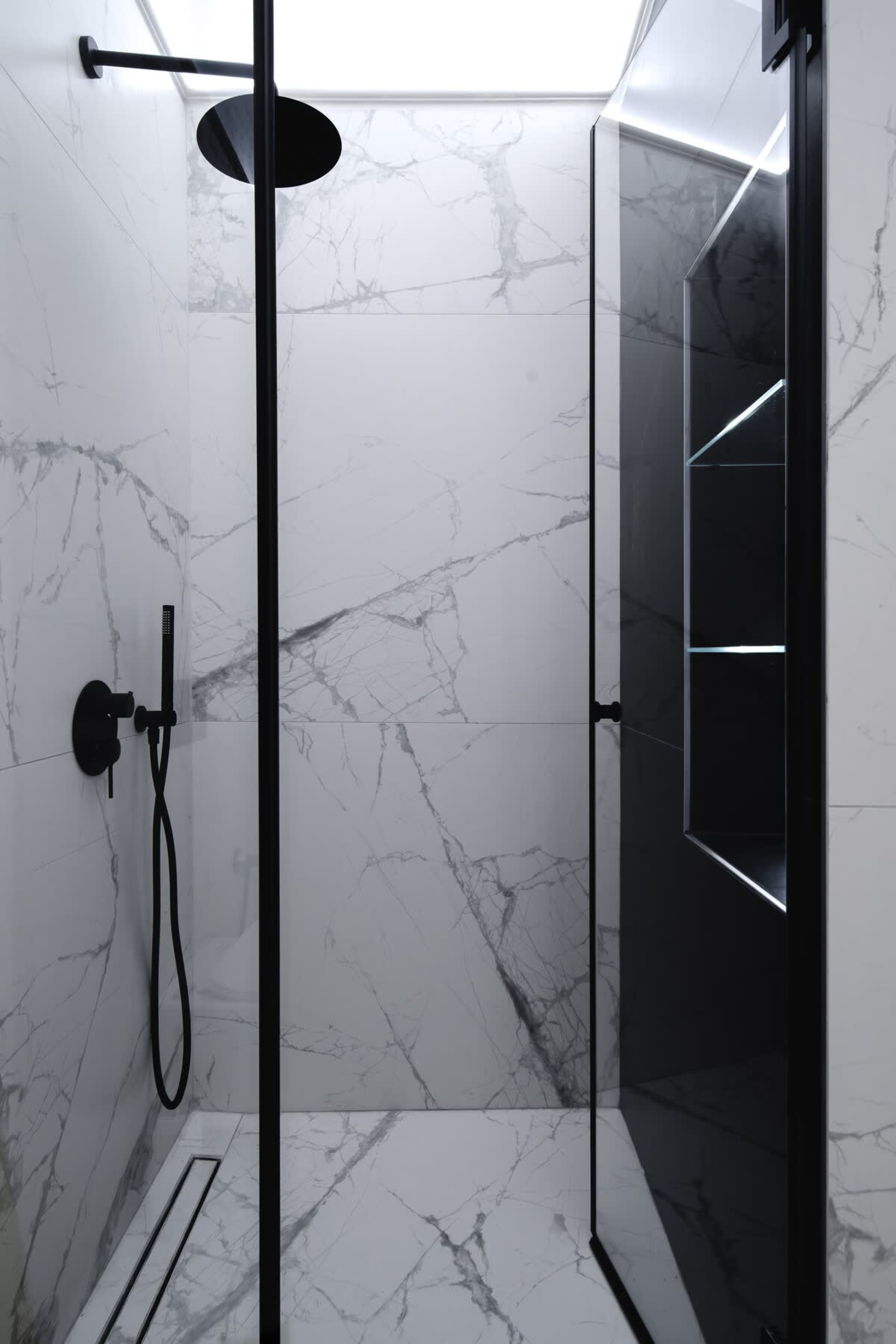 Scoutaround White Logo