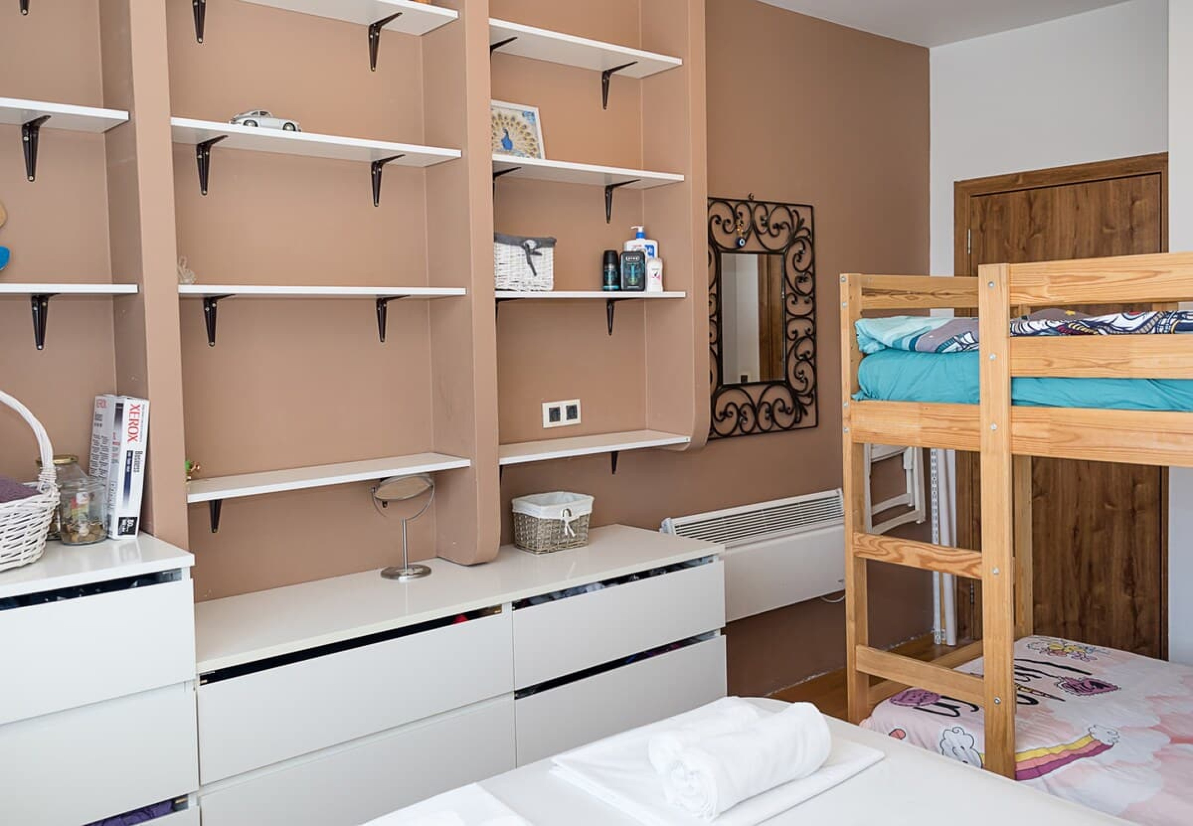 Scoutaround White Logo