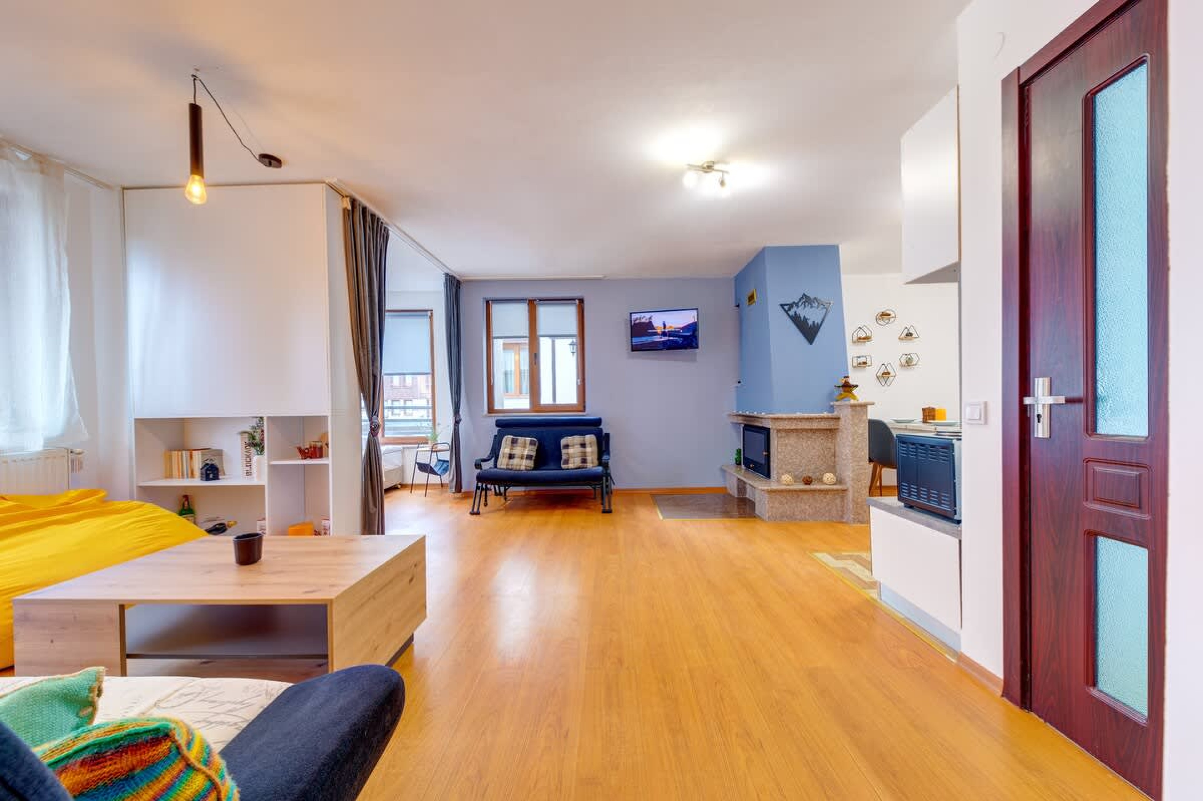 Scoutaround White Logo