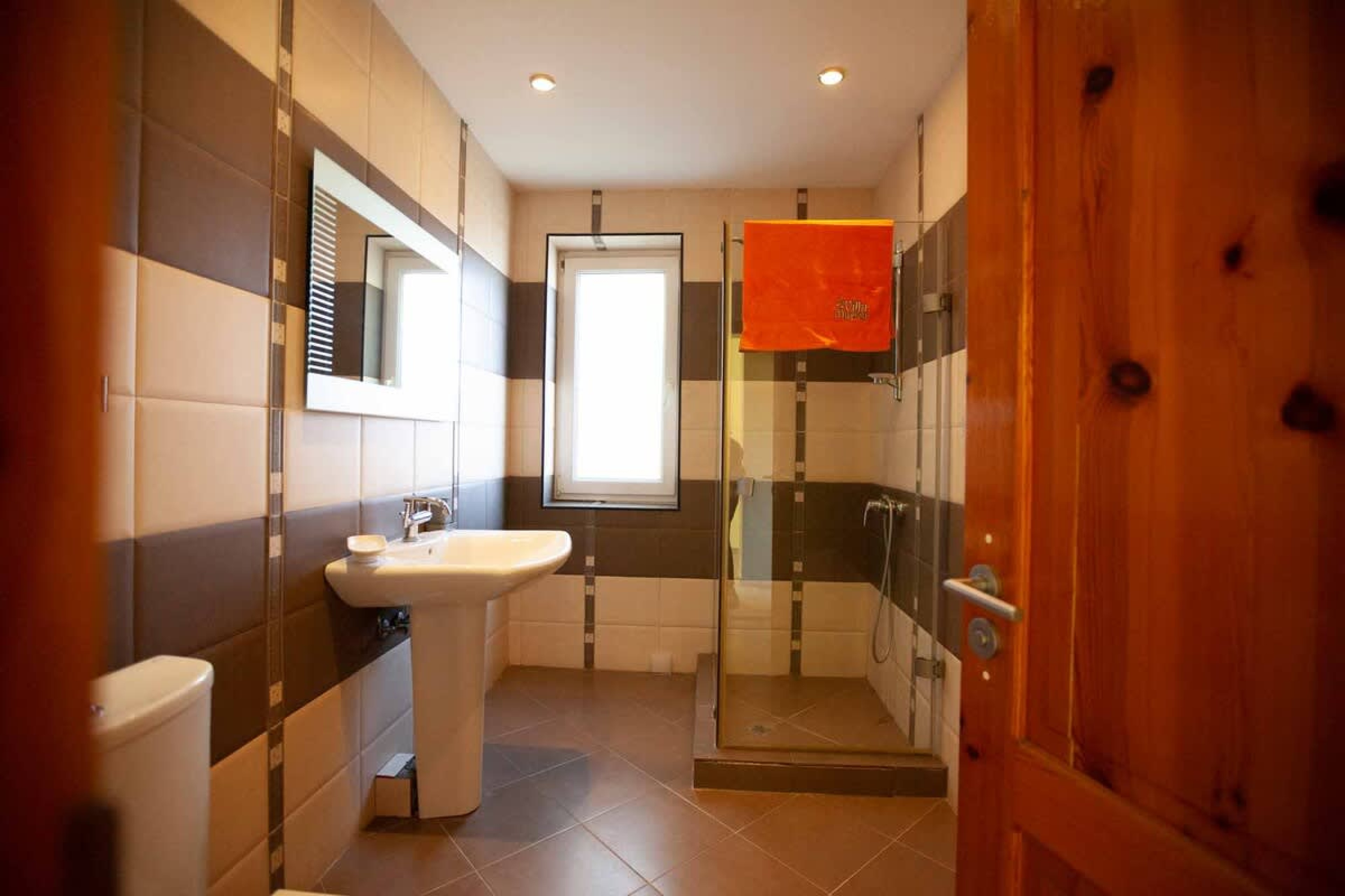 Scoutaround White Logo