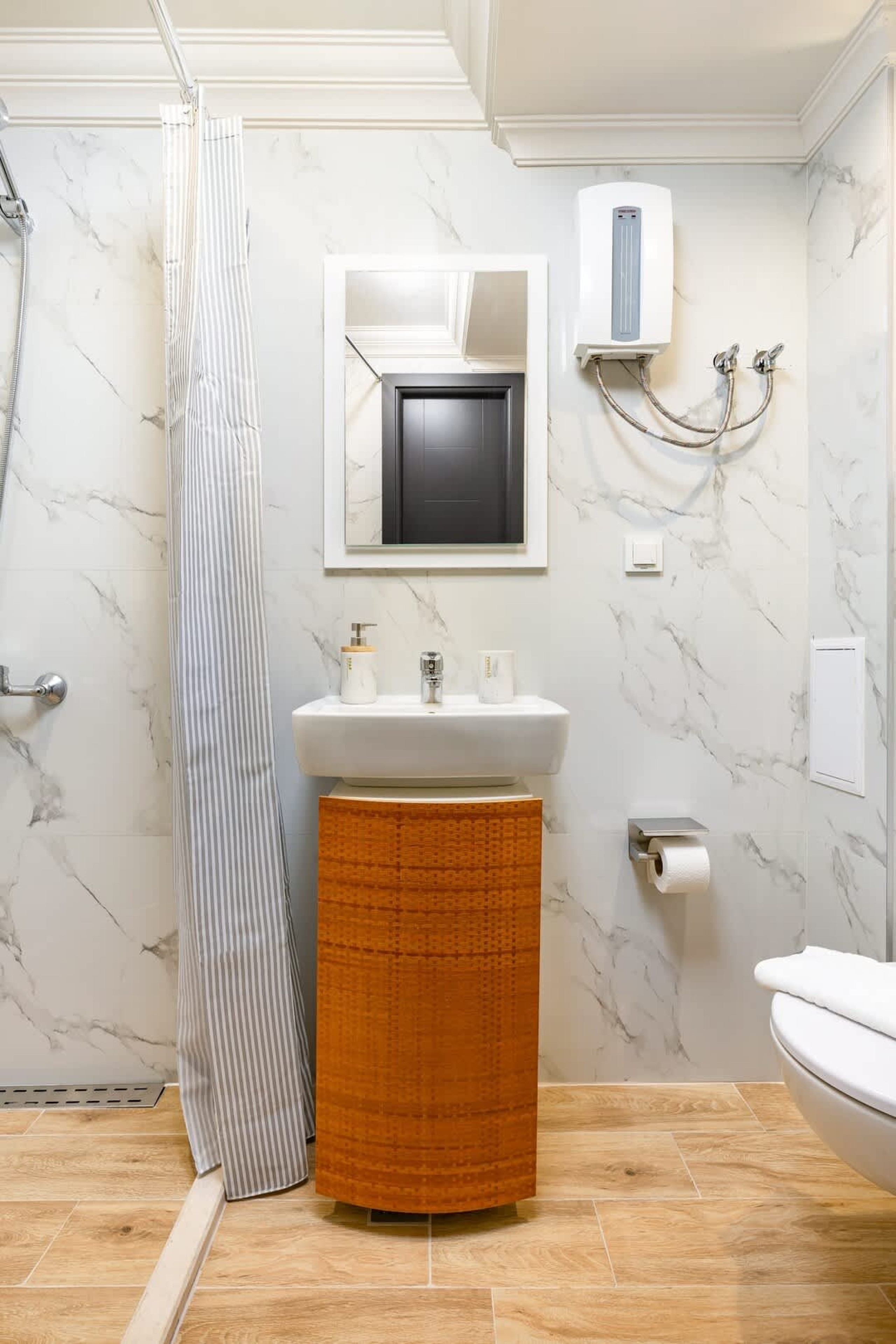 Scoutaround White Logo