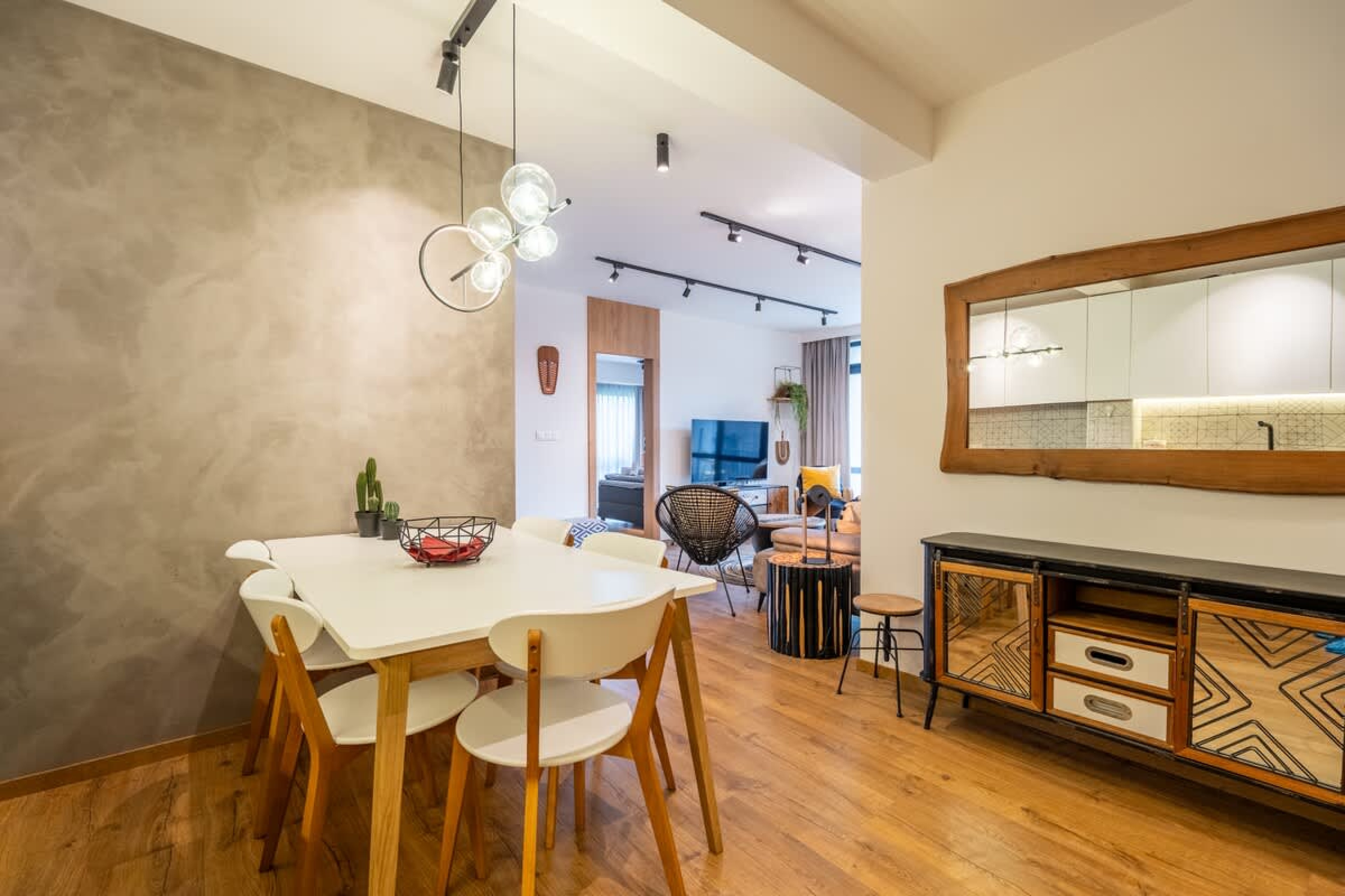 Scoutaround White Logo