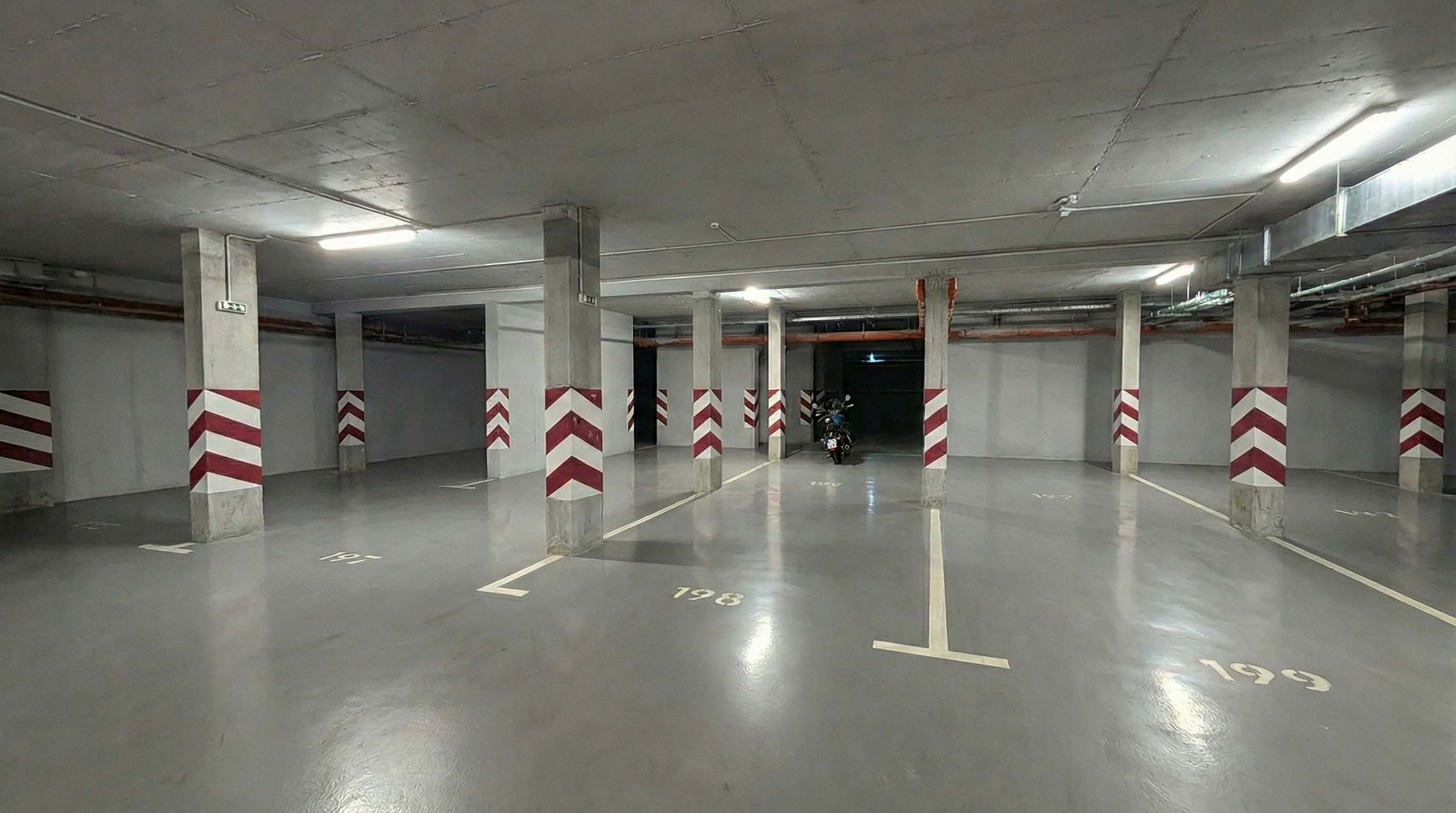 Luxury Apartment with Jacuzzi, River view &amp; Underground Parking - Photo 15