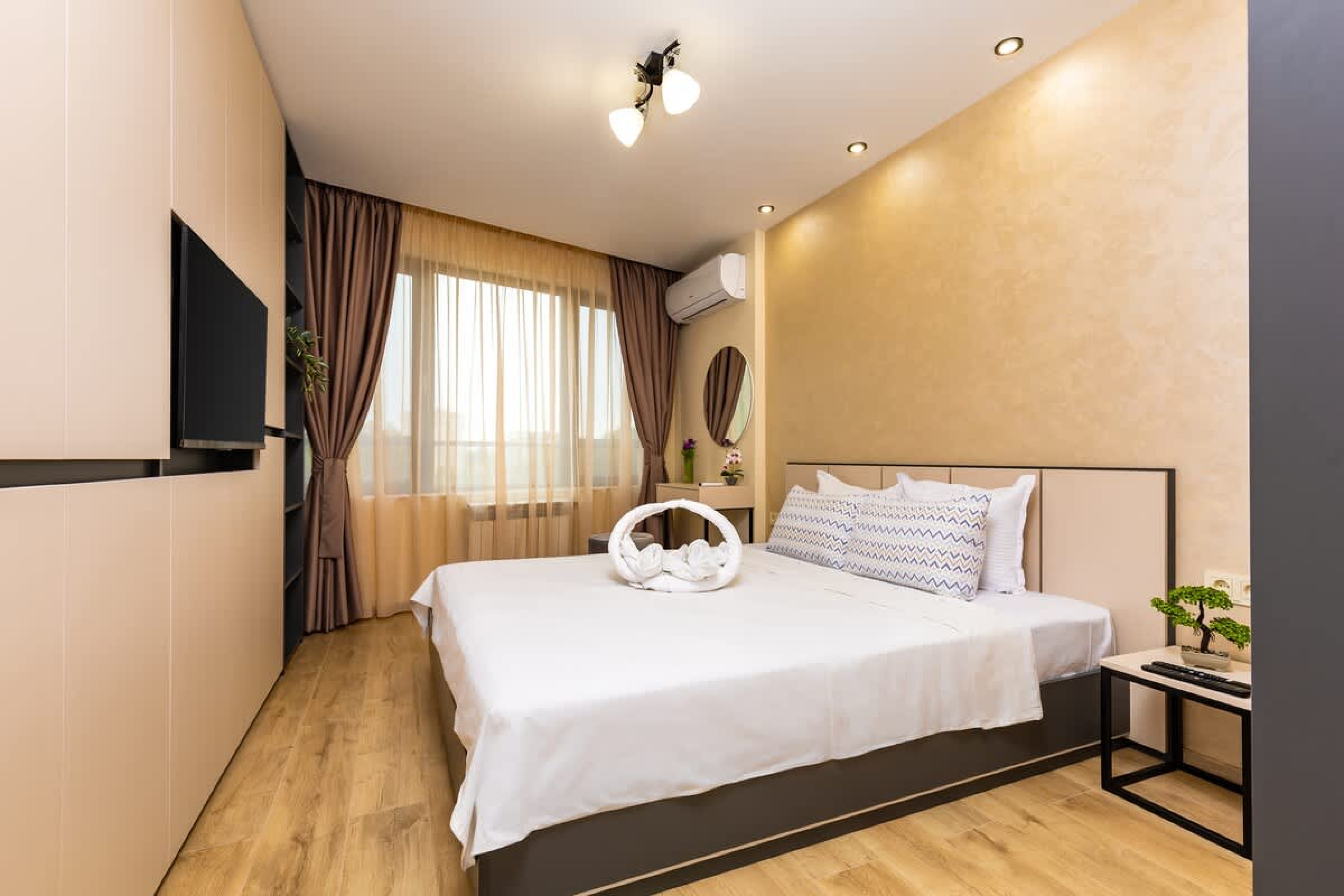 Scoutaround White Logo