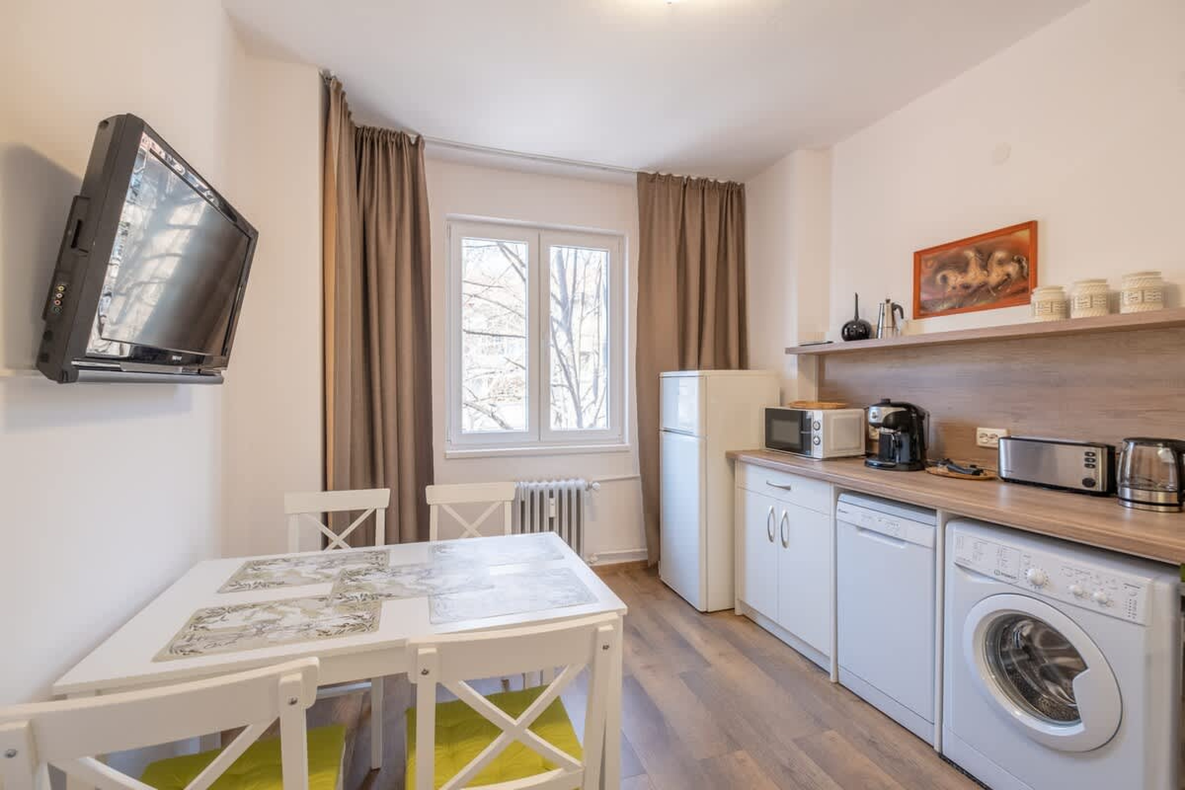 Peaceful downtown location - 2 bedroom apartment - Photo 7