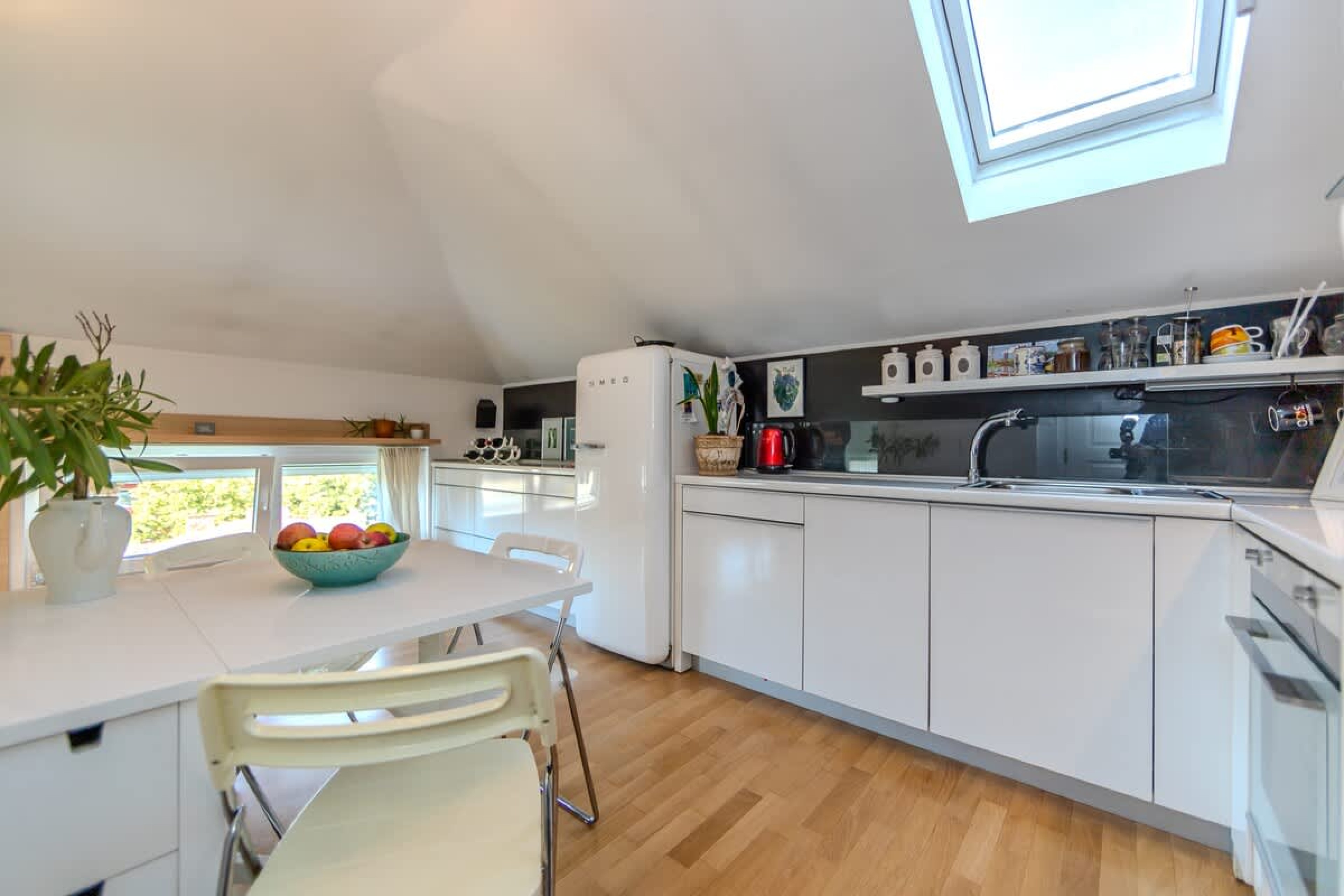 Scoutaround White Logo