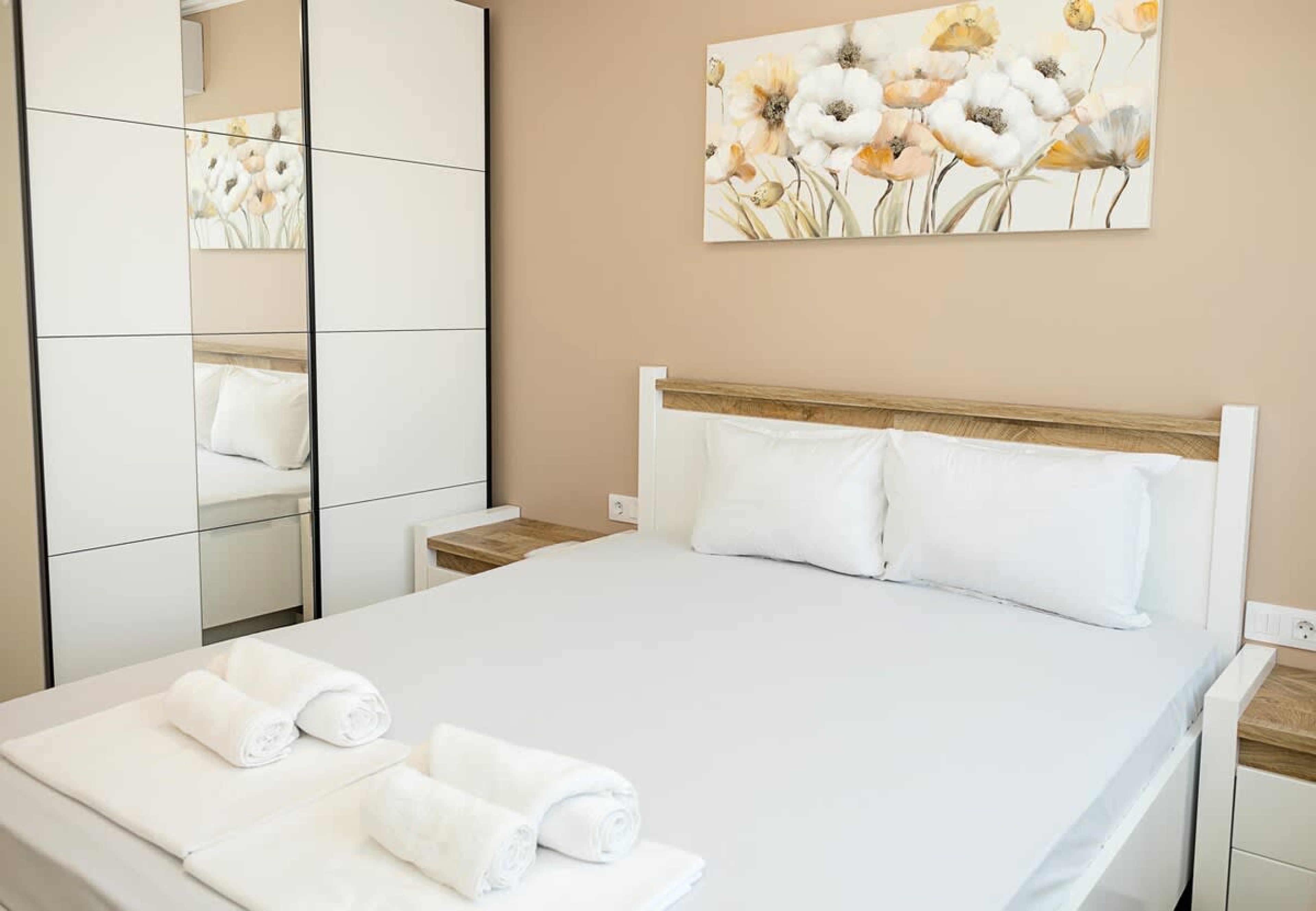 Scoutaround White Logo