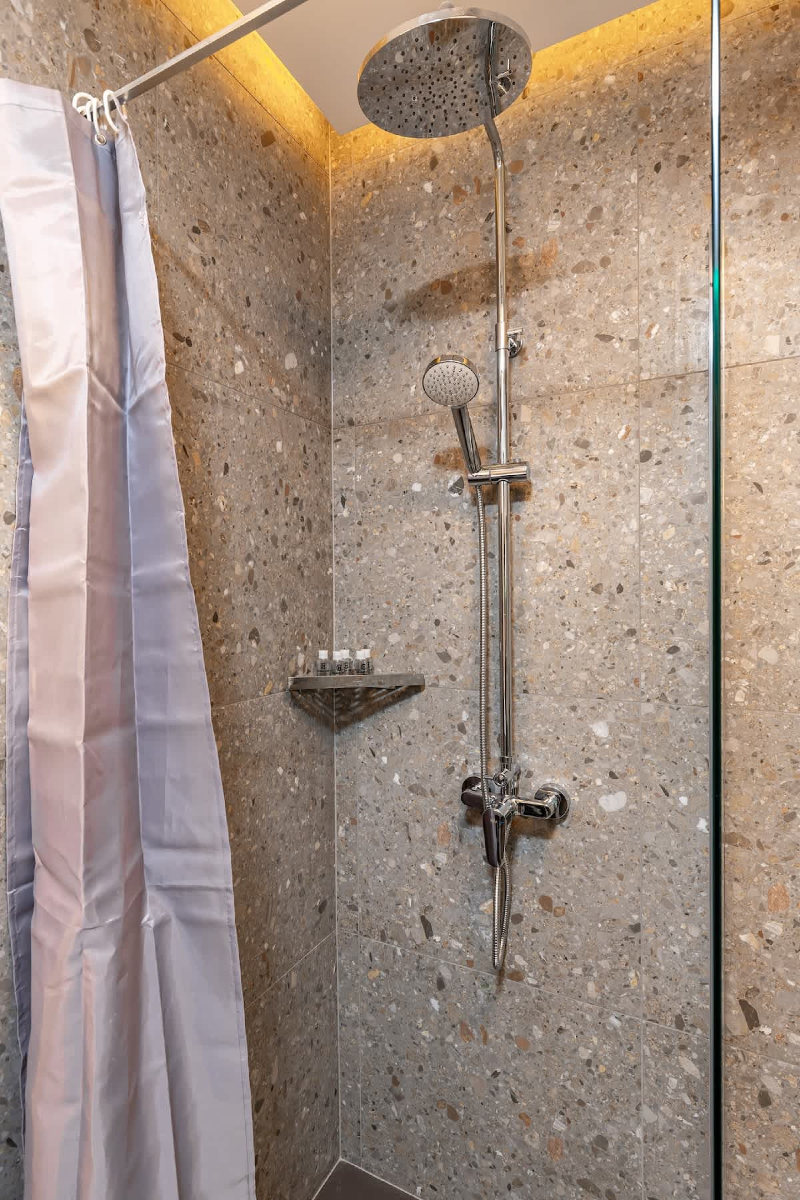 Scoutaround White Logo