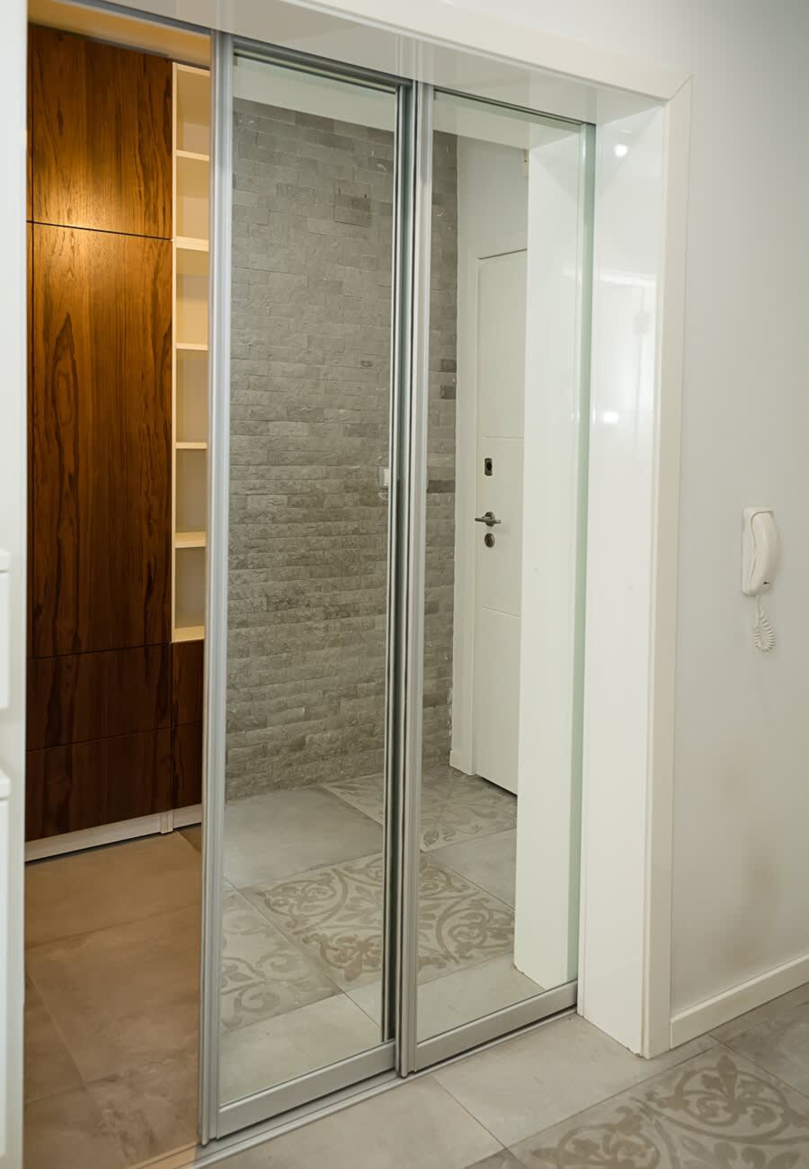 Modern Elegance in Varna – Spacious 3-Bedroom Home - Photo 27