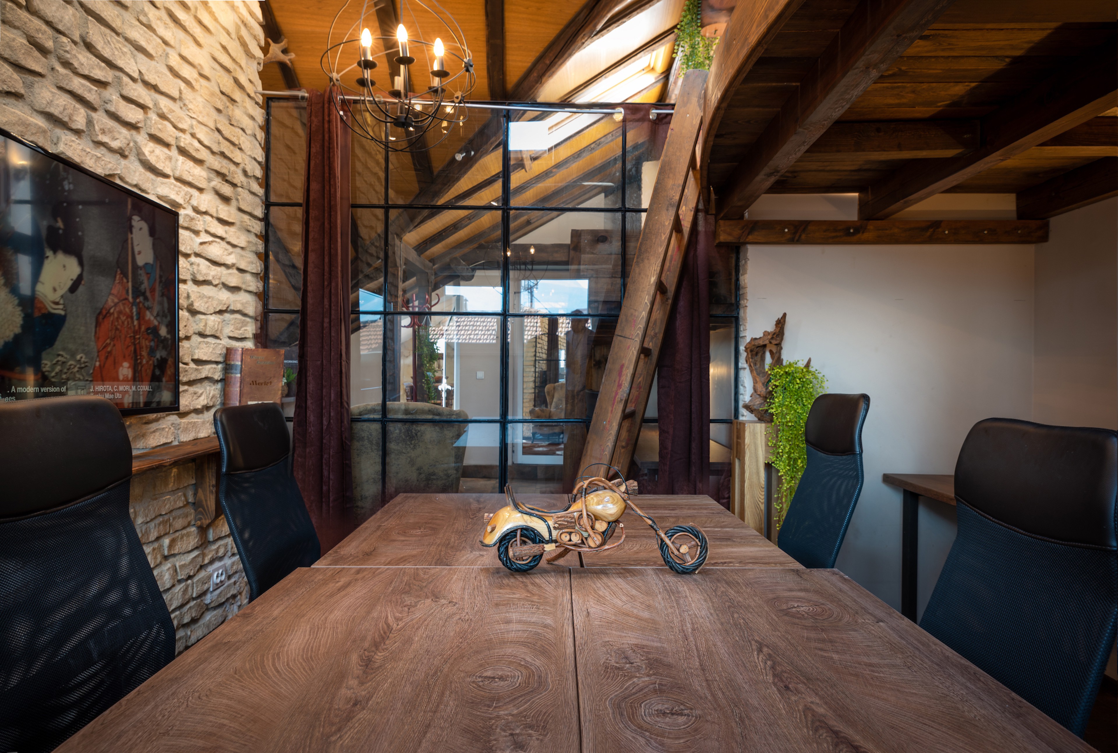 Scoutaround White Logo