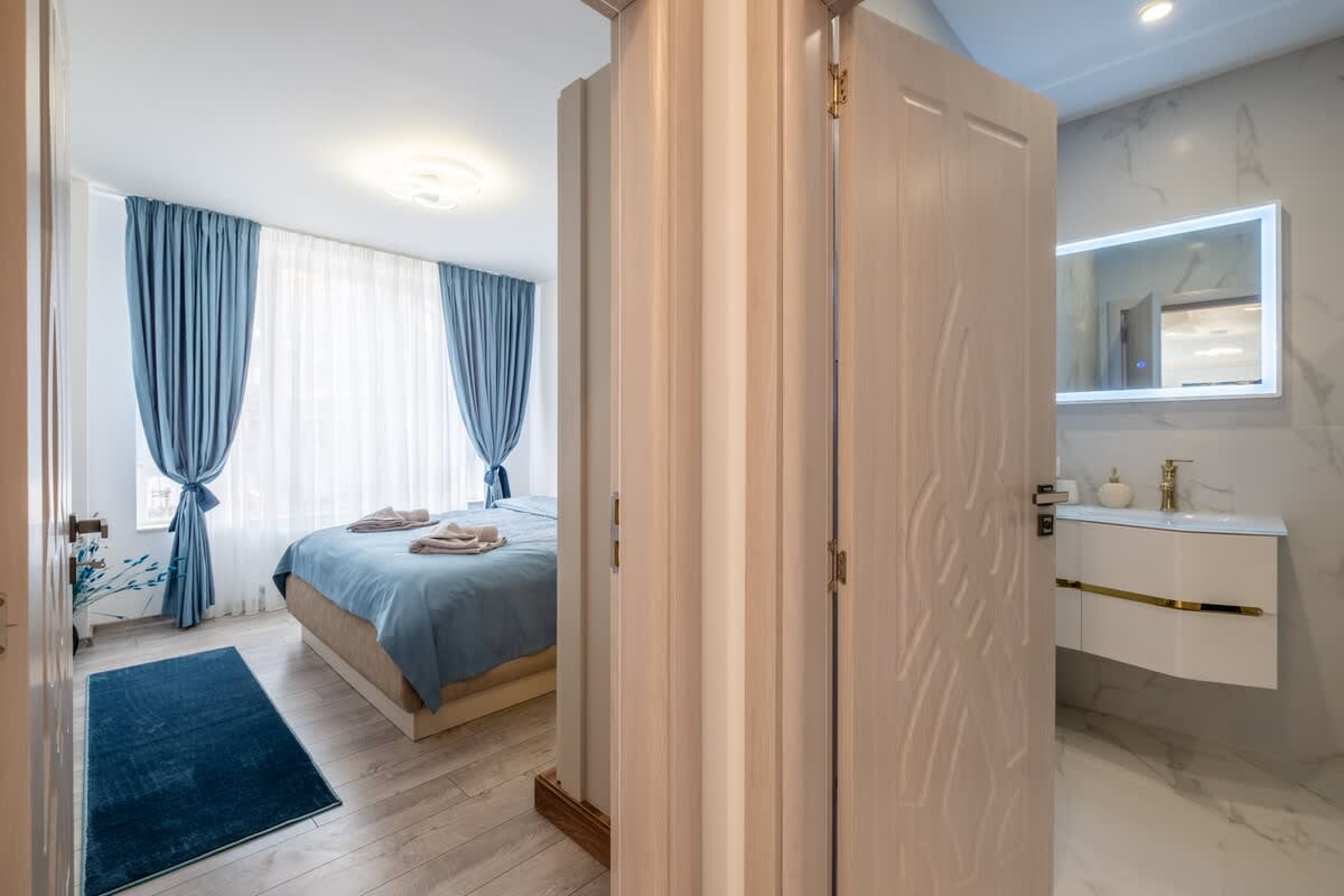 Scoutaround White Logo