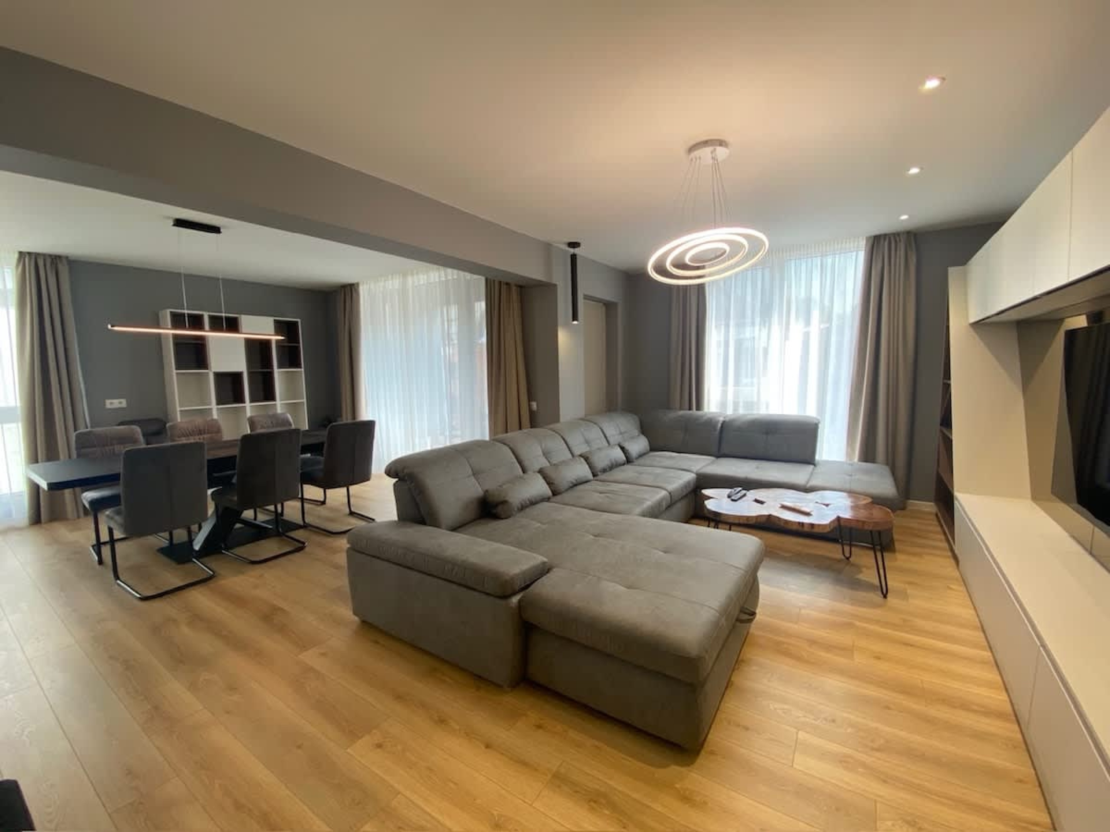 Scoutaround White Logo