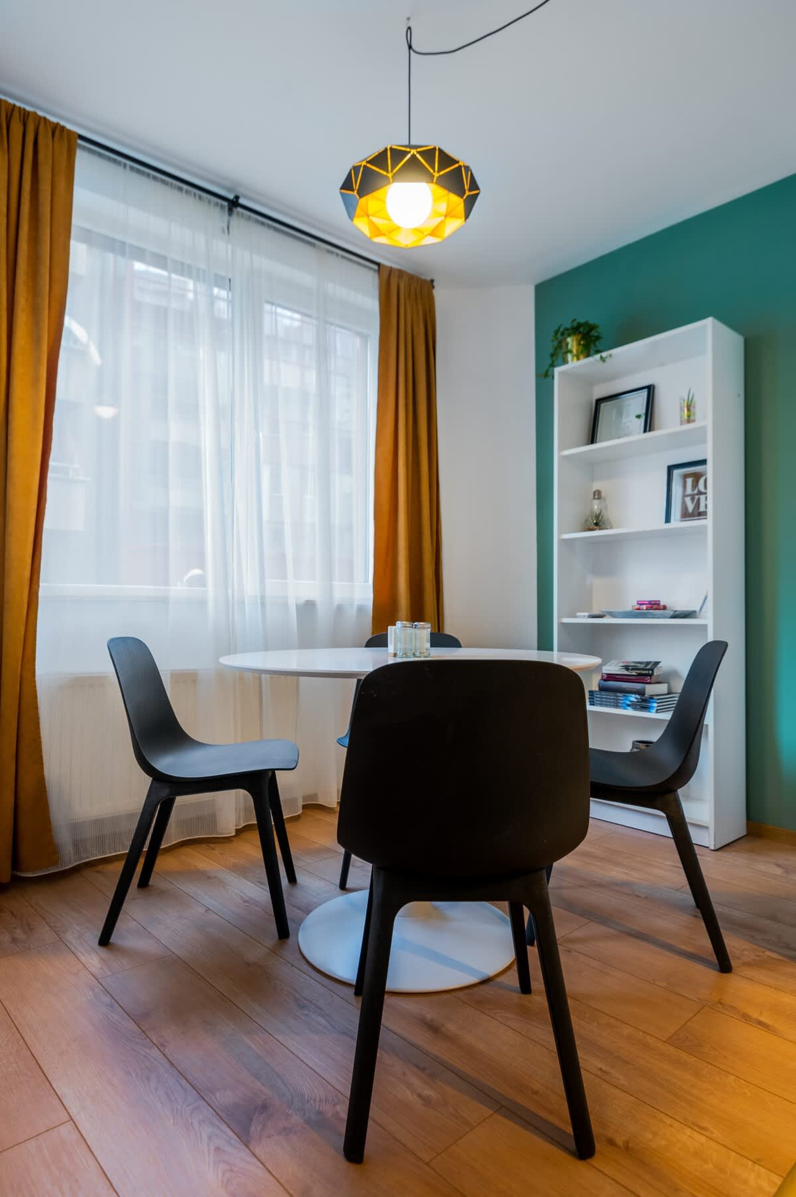 Scoutaround White Logo