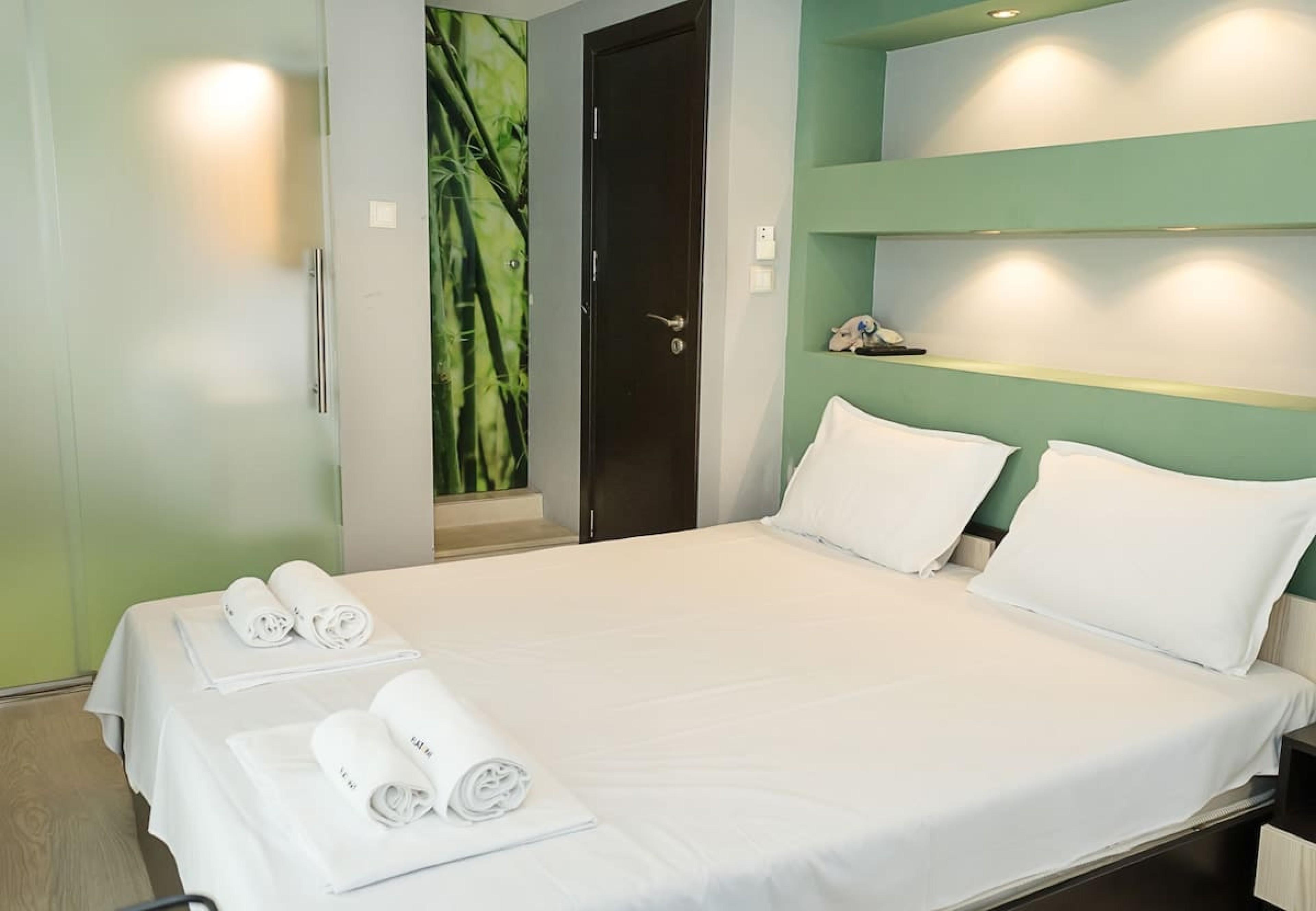 Scoutaround White Logo