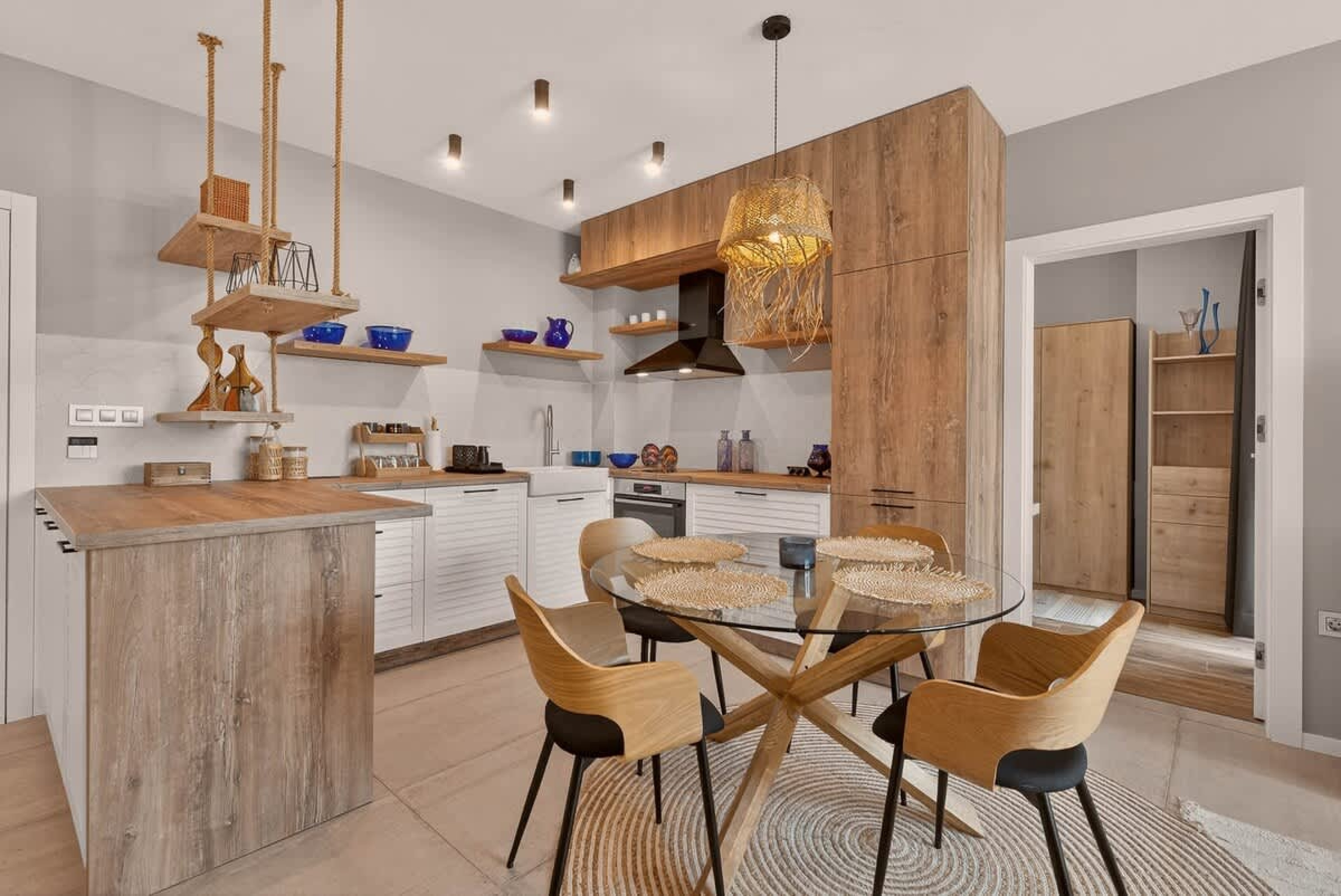 Scoutaround White Logo