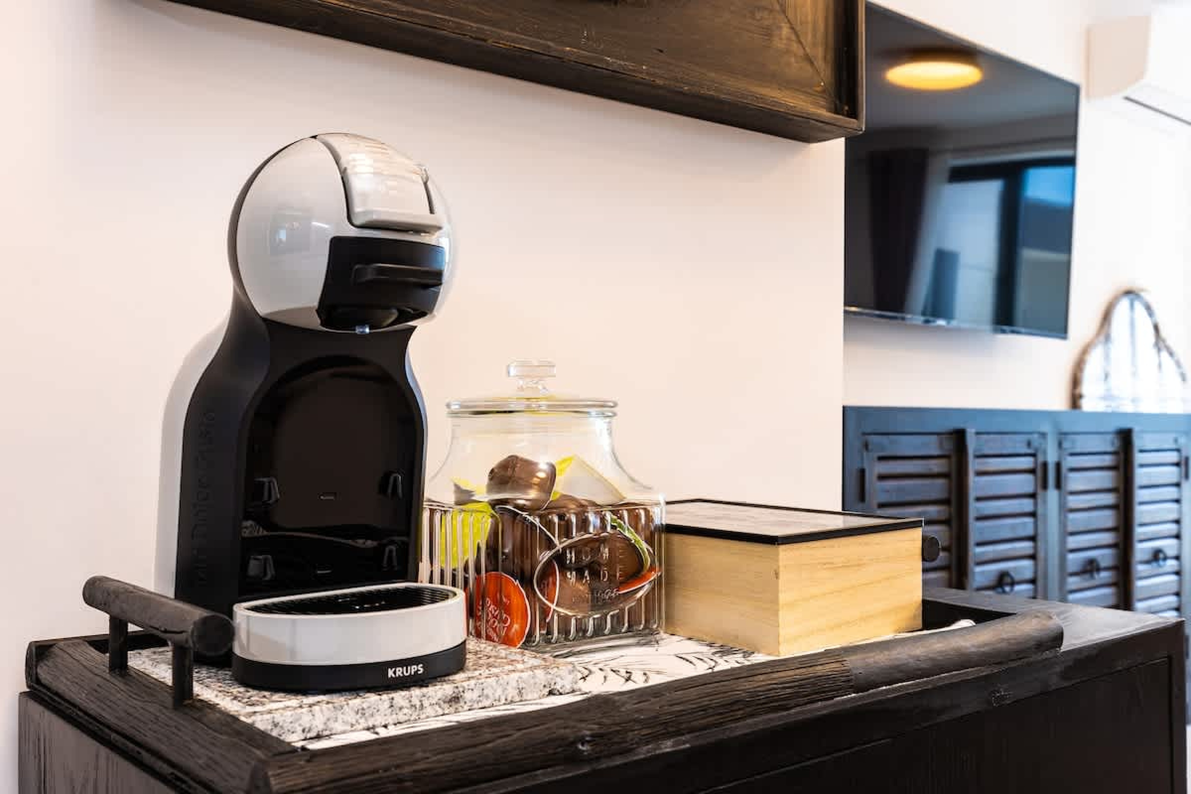 Scoutaround White Logo