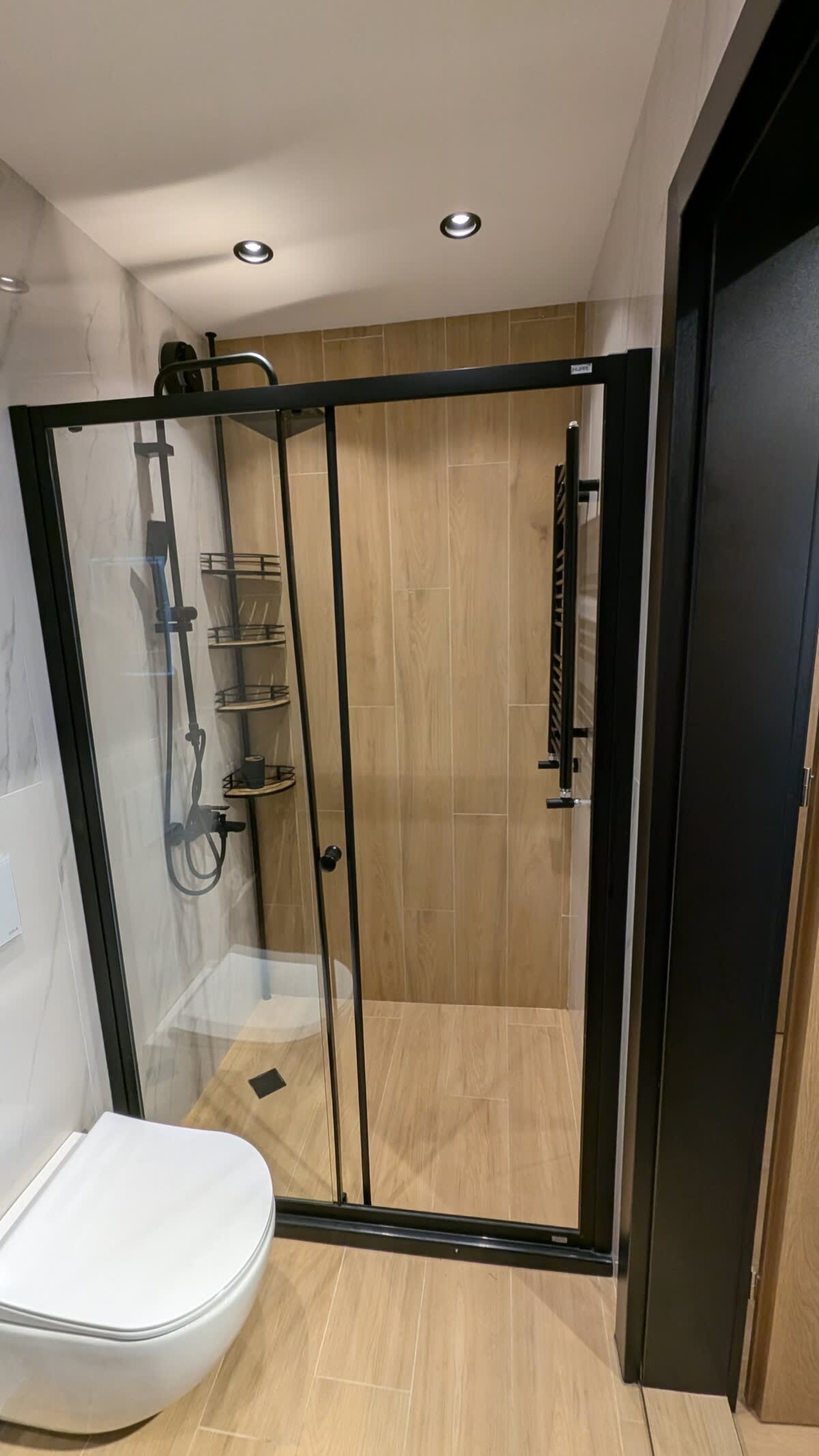 Scoutaround White Logo