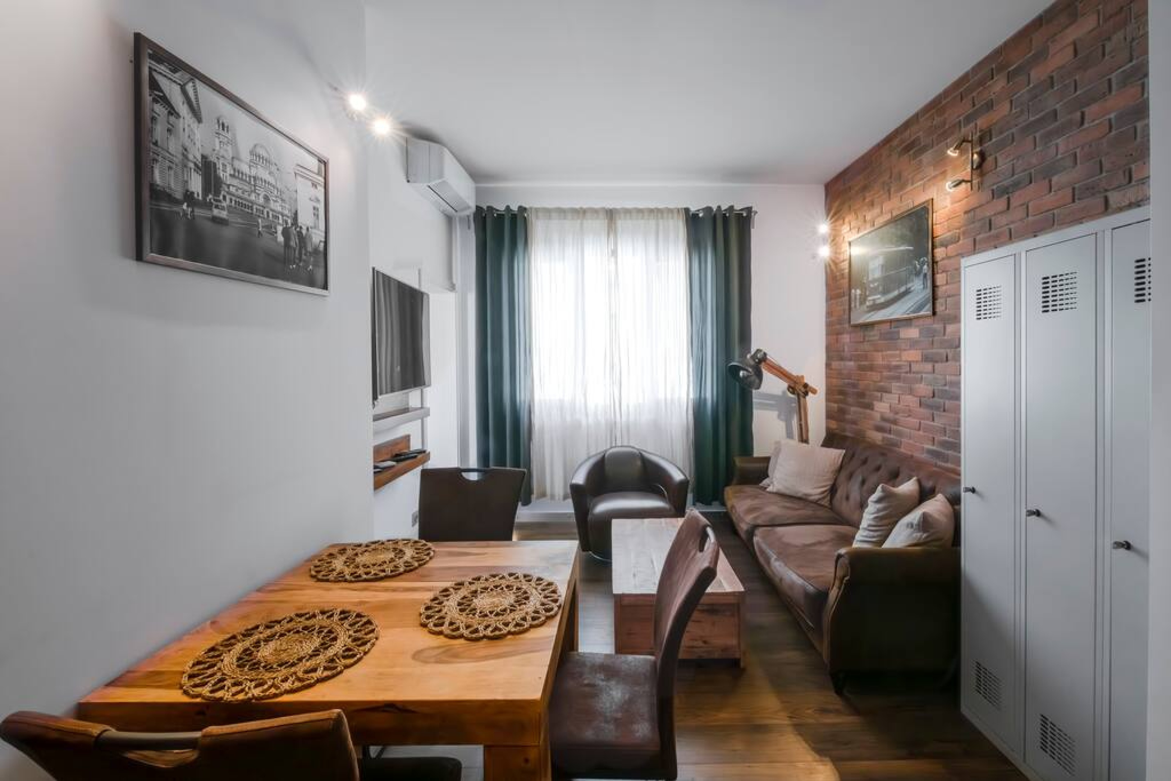 Scoutaround White Logo