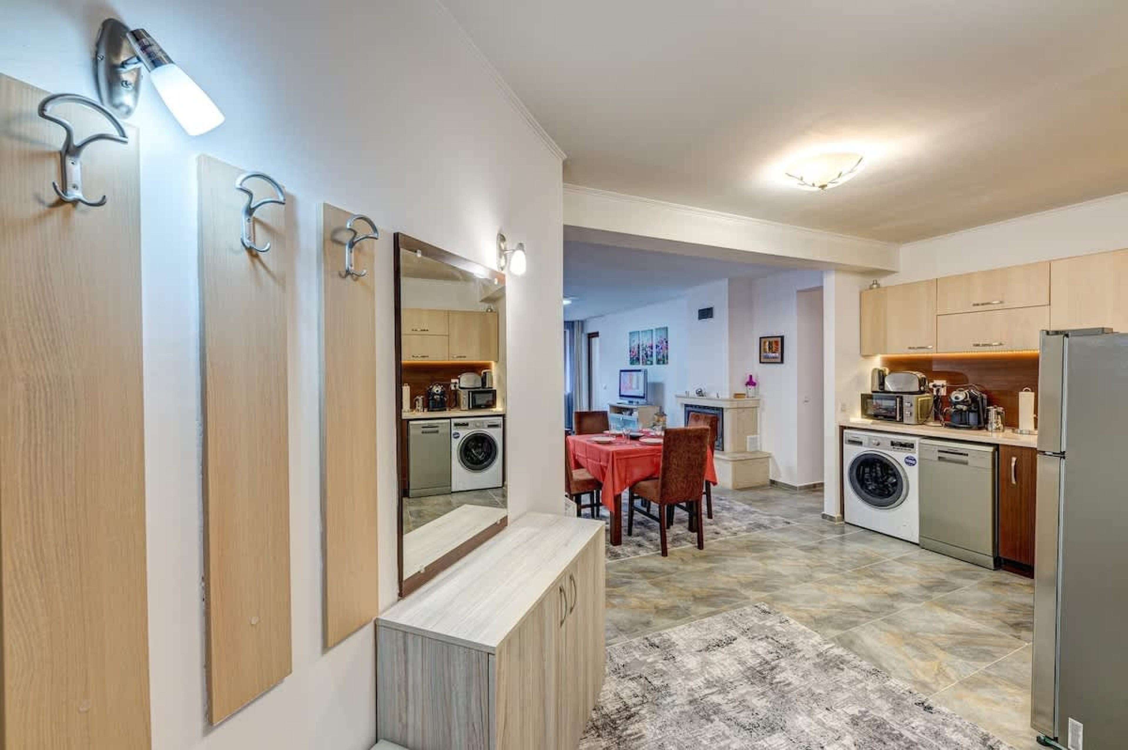 Scoutaround White Logo