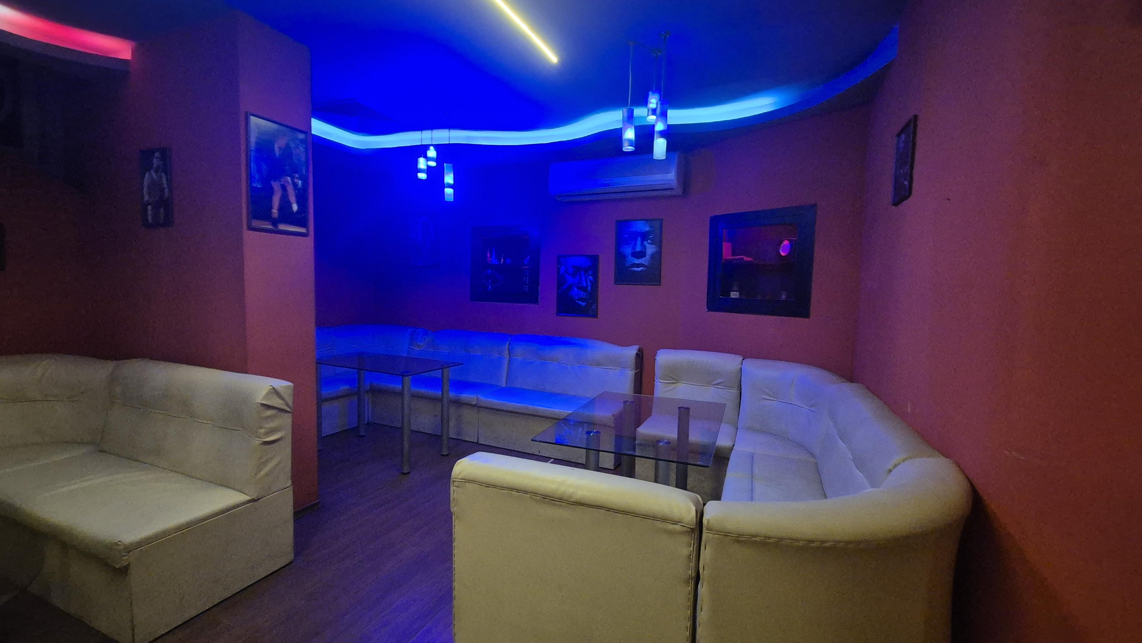 Main customer / seating area