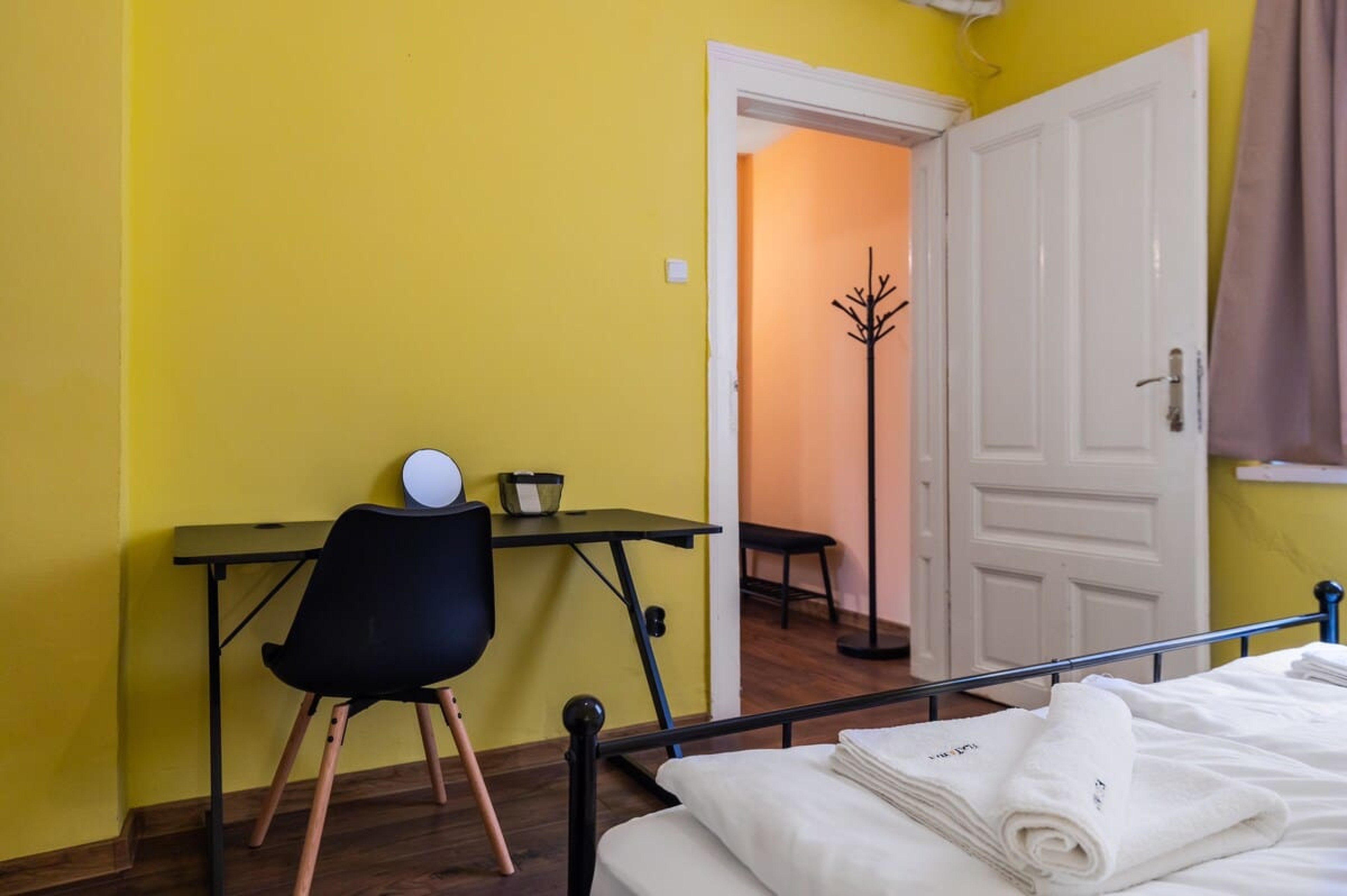 Scoutaround White Logo