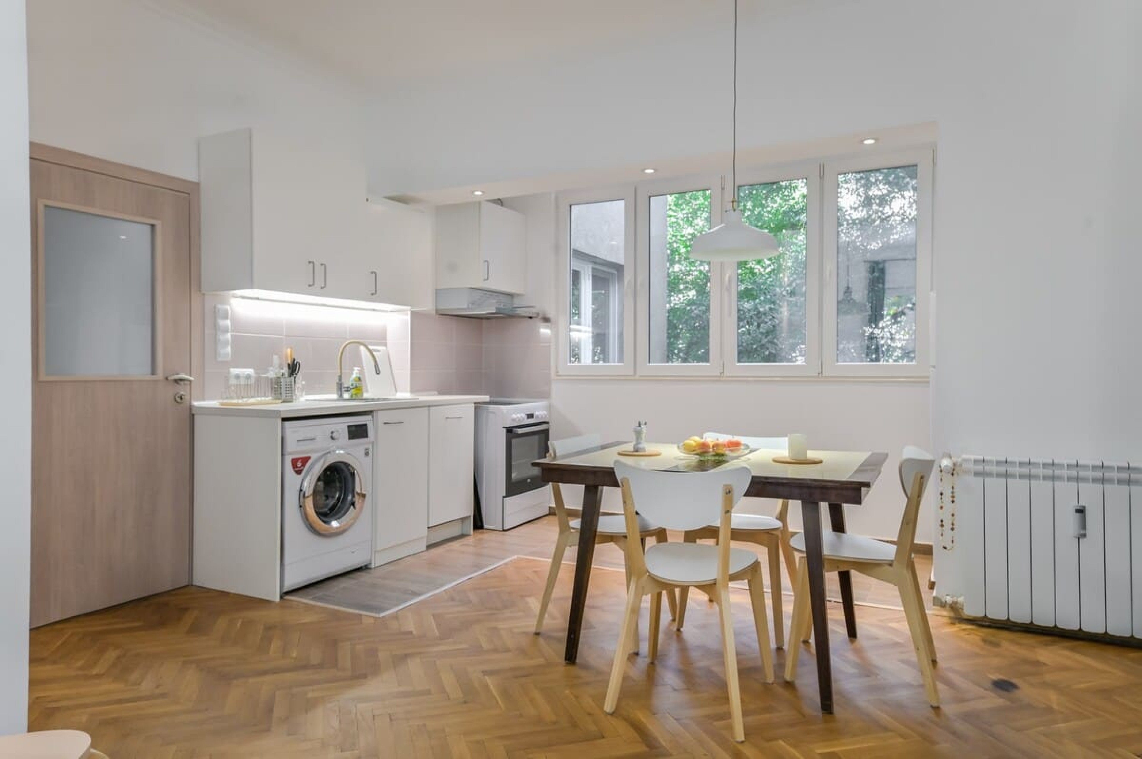 Scoutaround White Logo