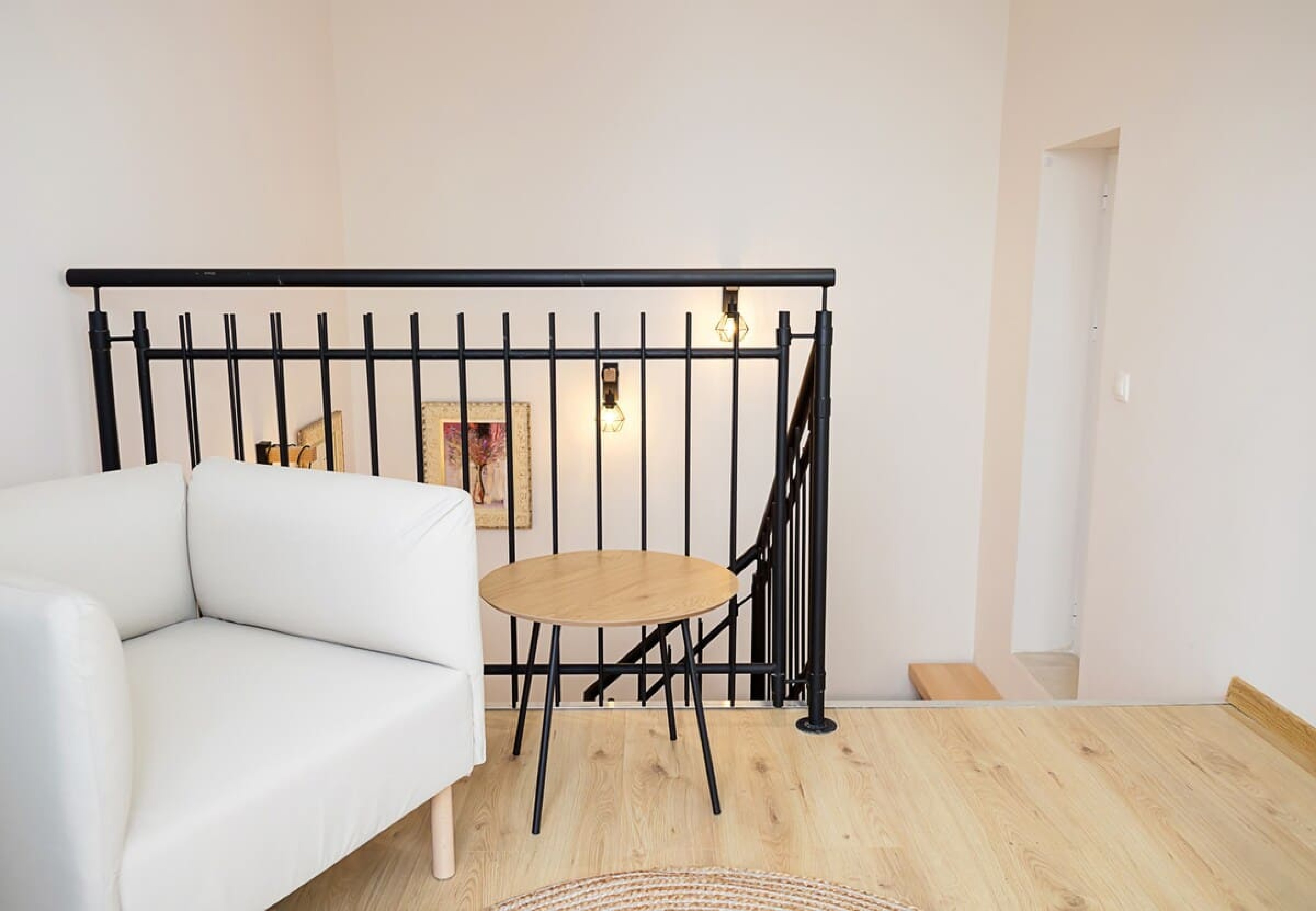 Scoutaround White Logo