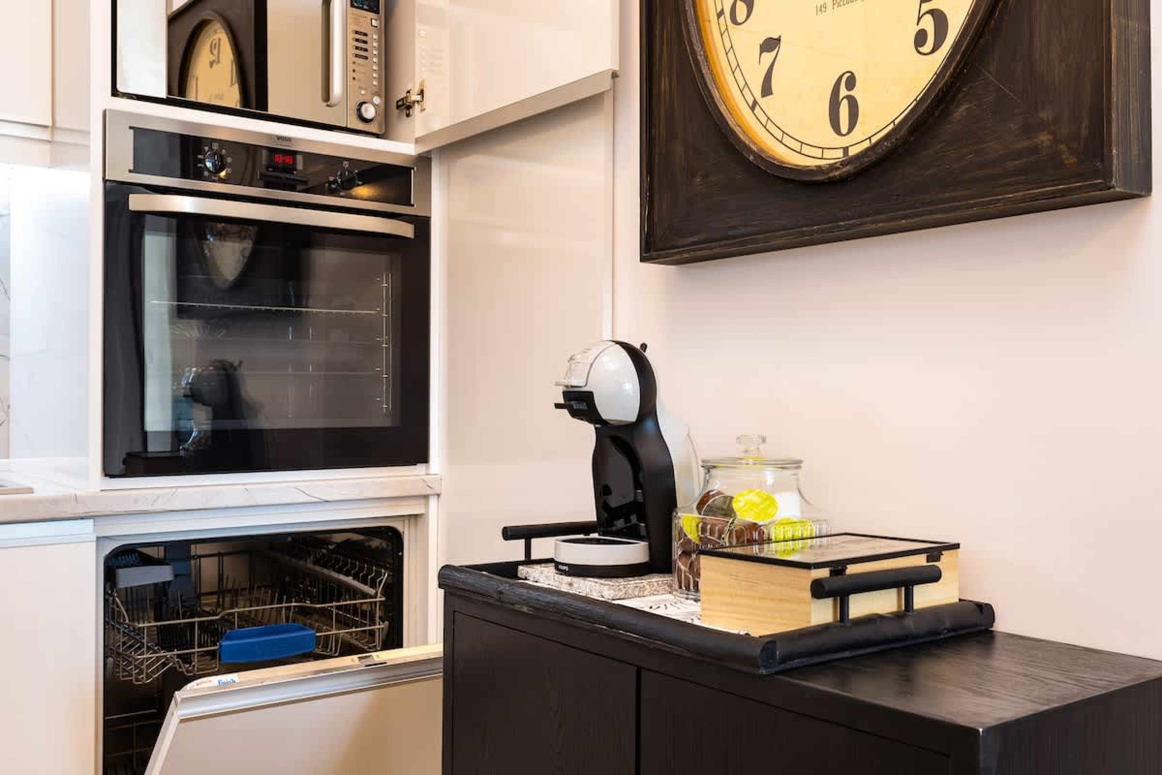 Scoutaround White Logo