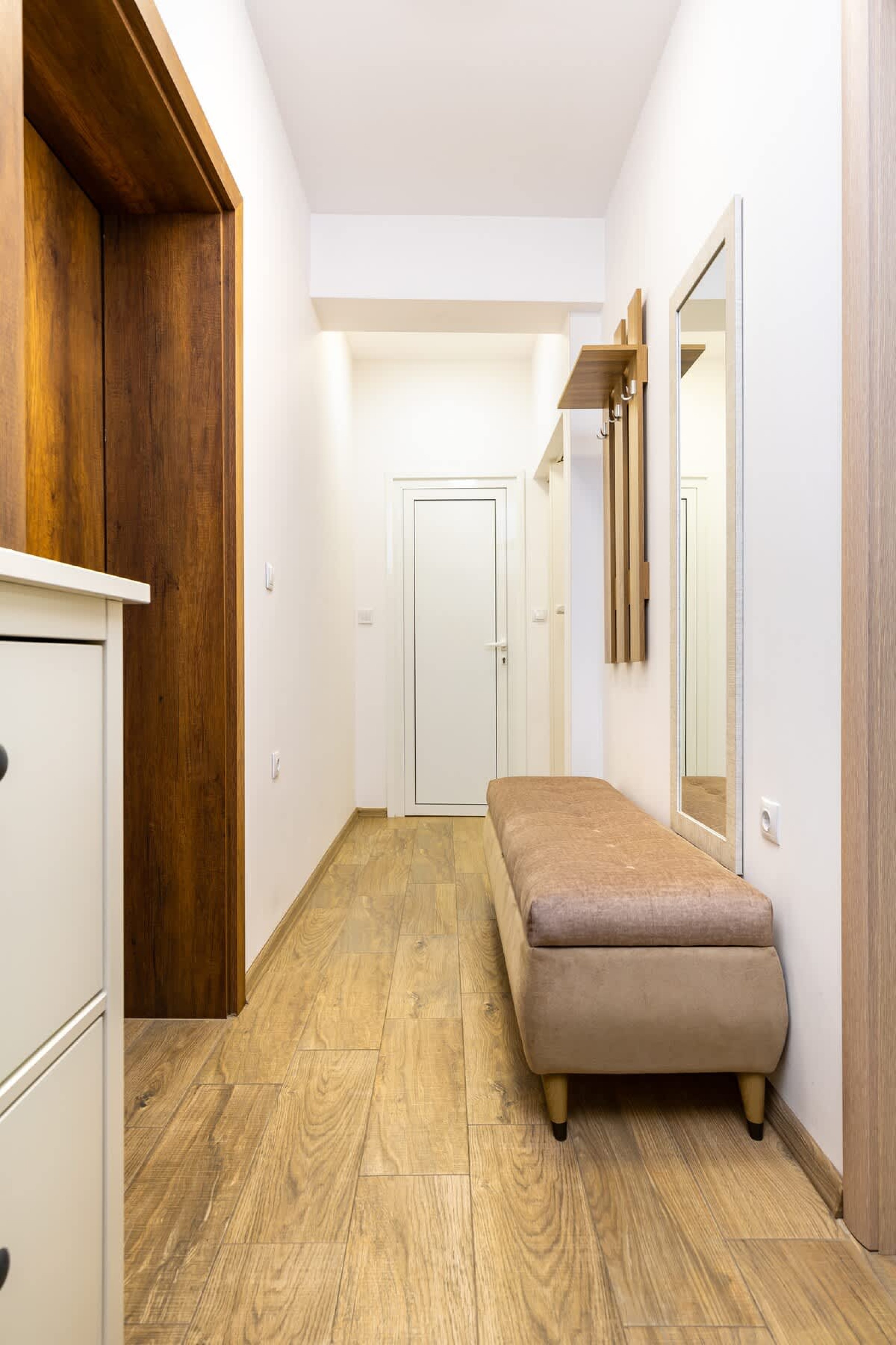 Scoutaround White Logo