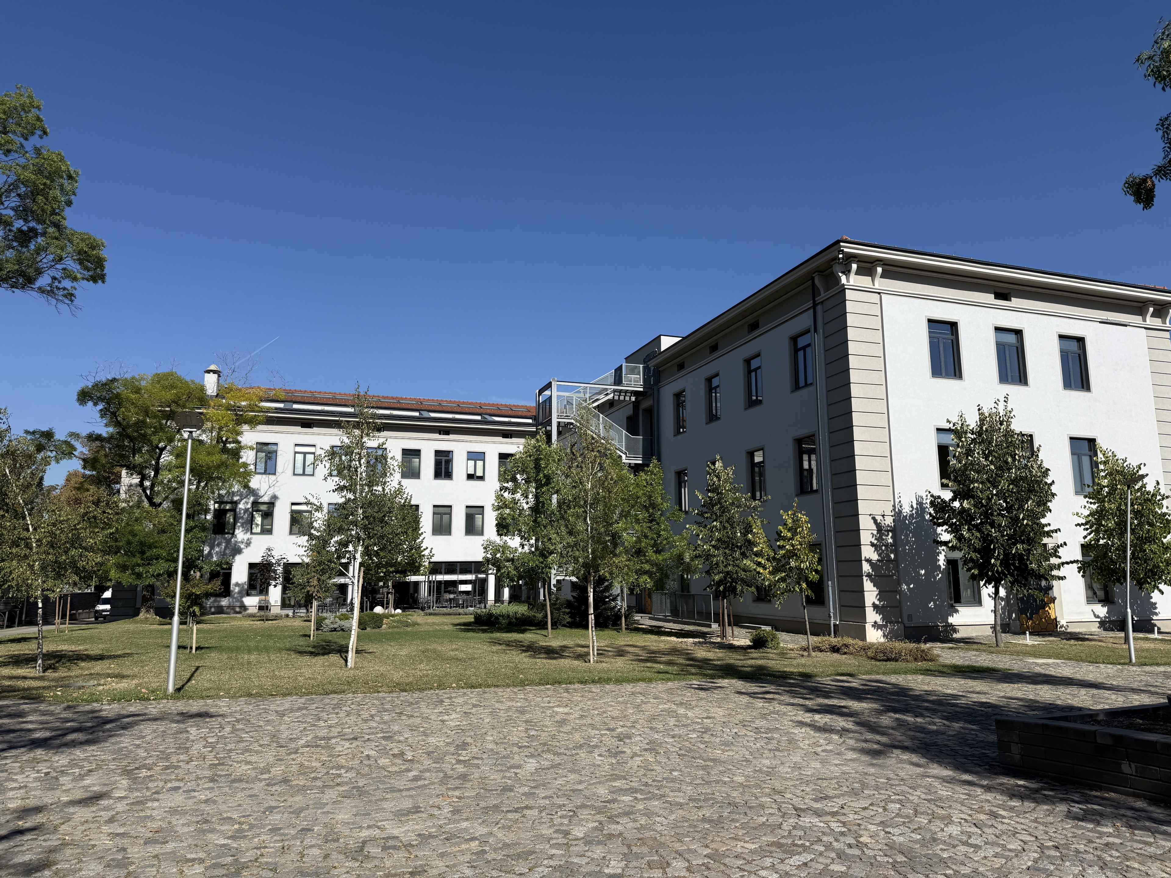 Scoutaround White Logo