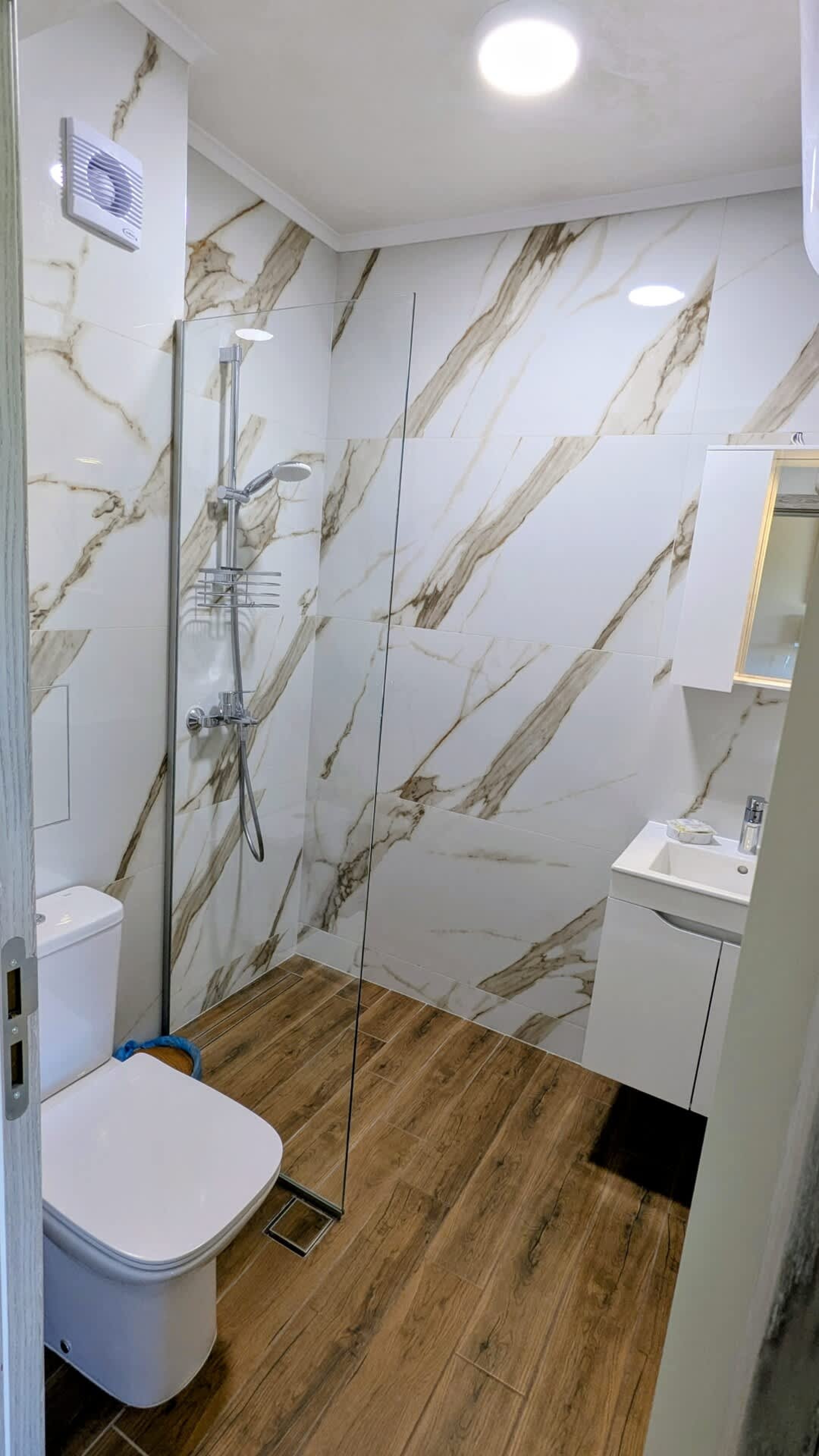 Scoutaround White Logo