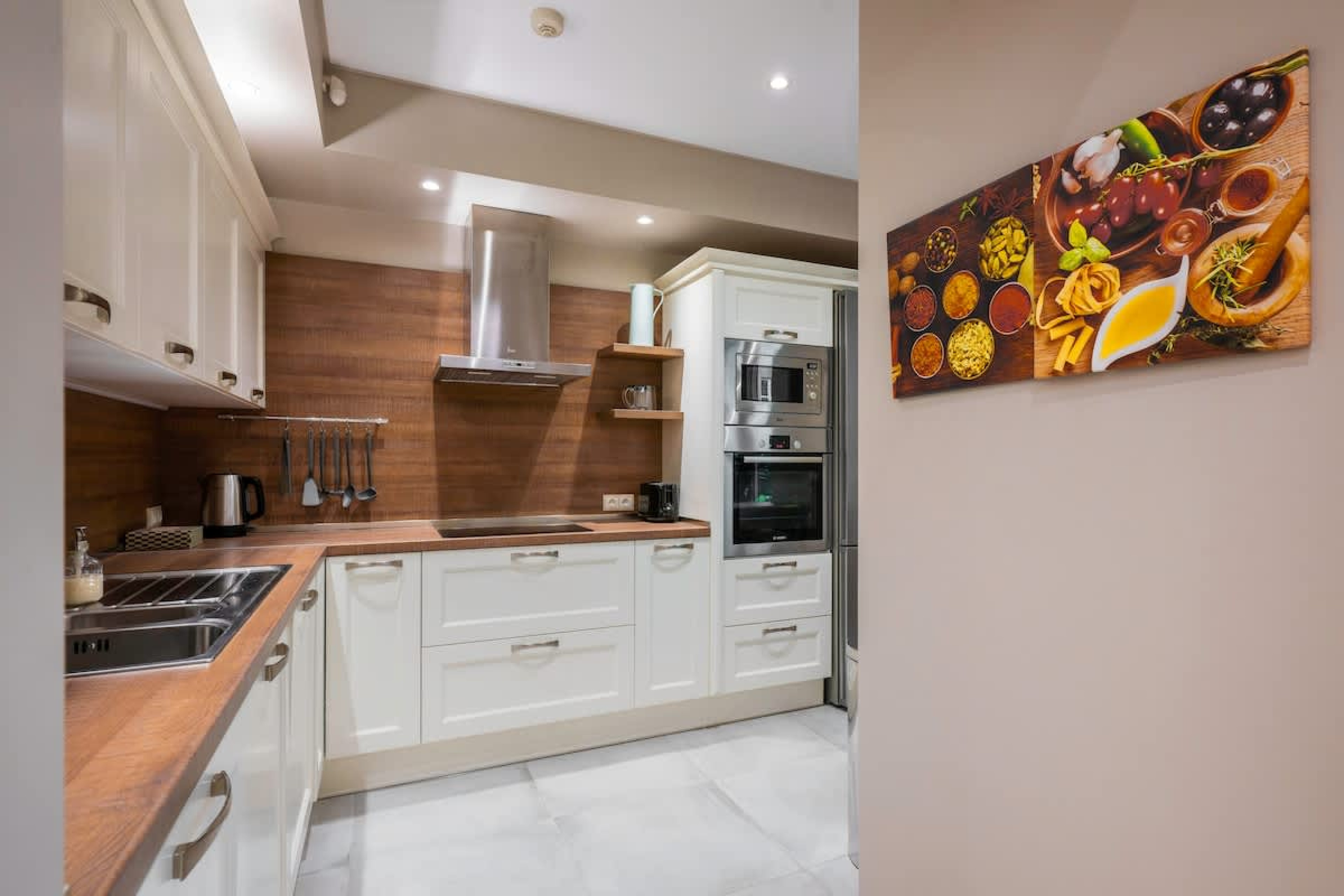 Scoutaround White Logo