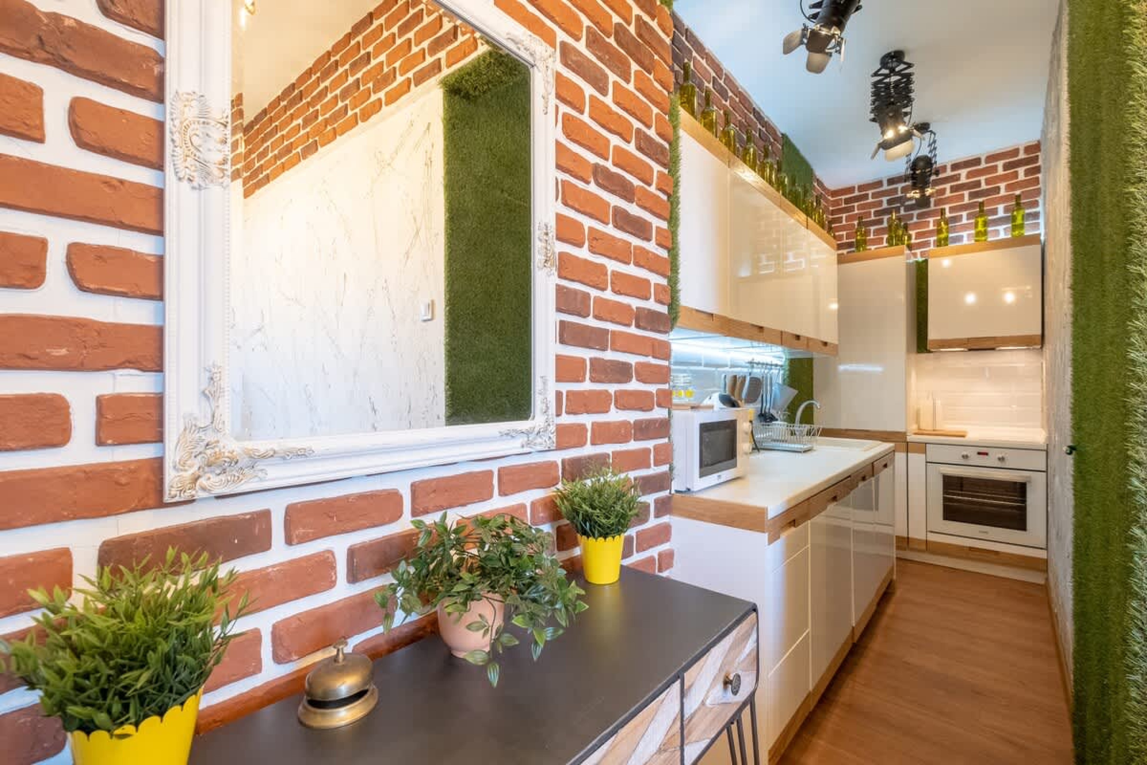 Scoutaround White Logo