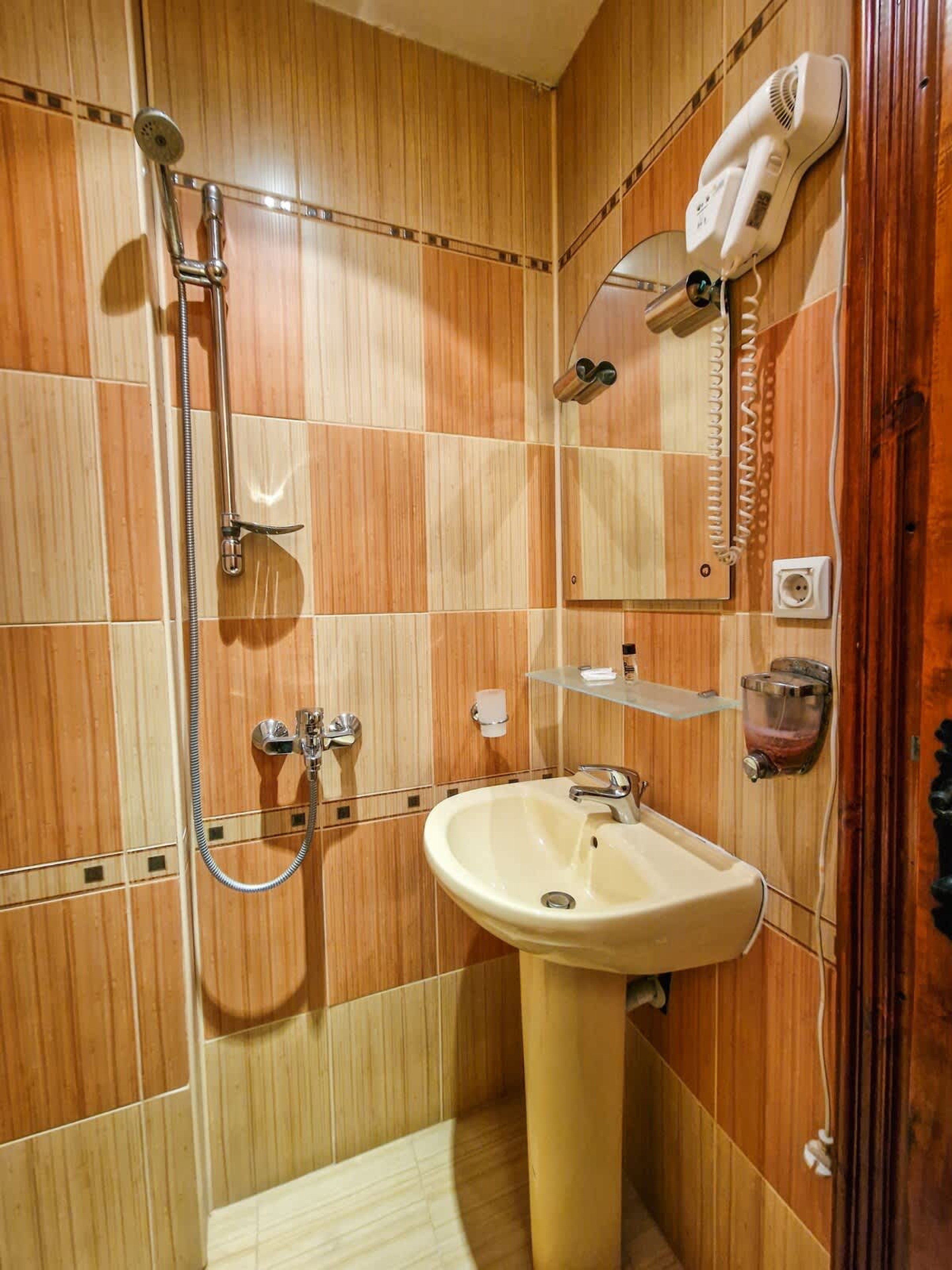 Scoutaround White Logo