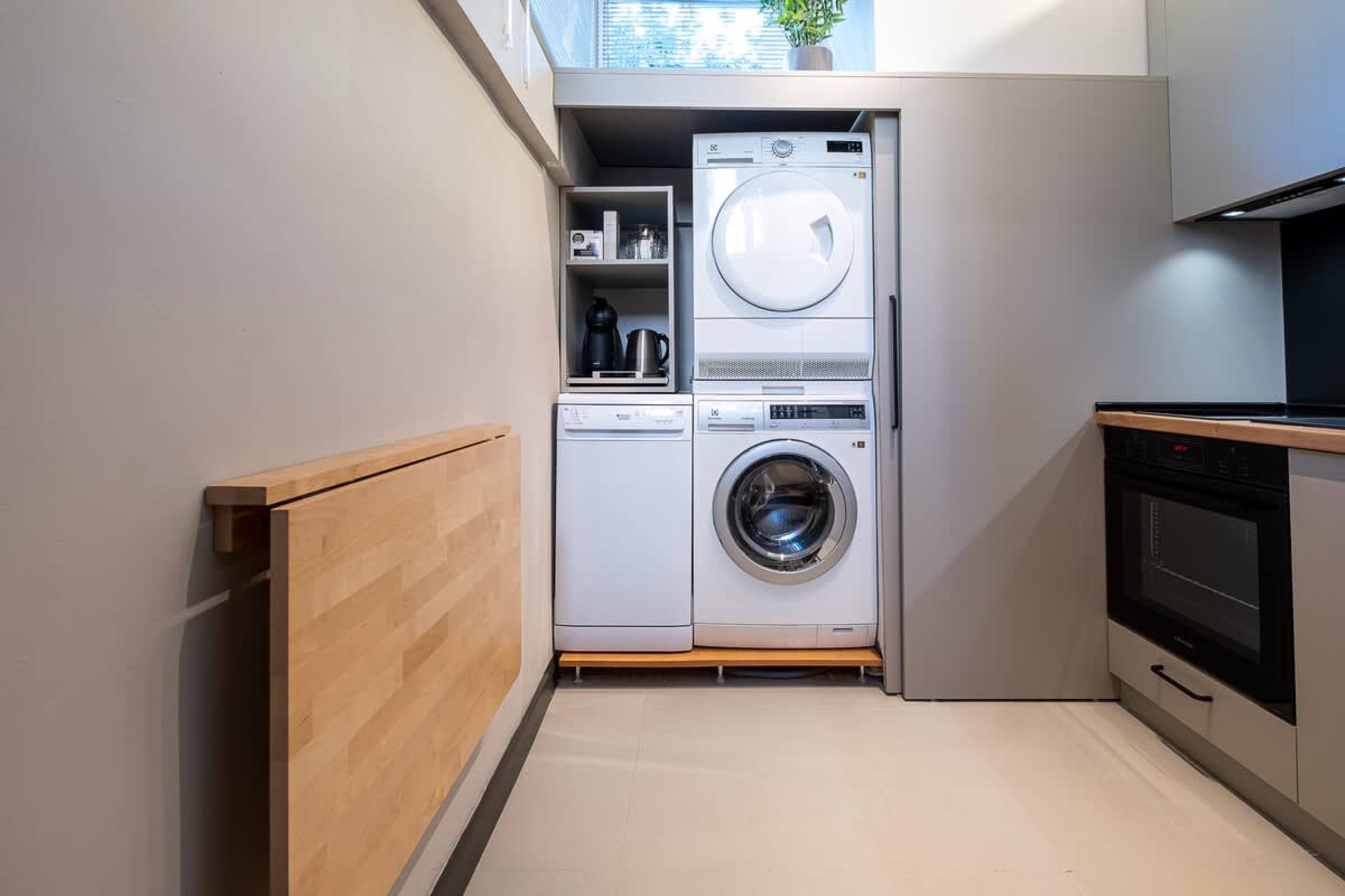 Scoutaround White Logo