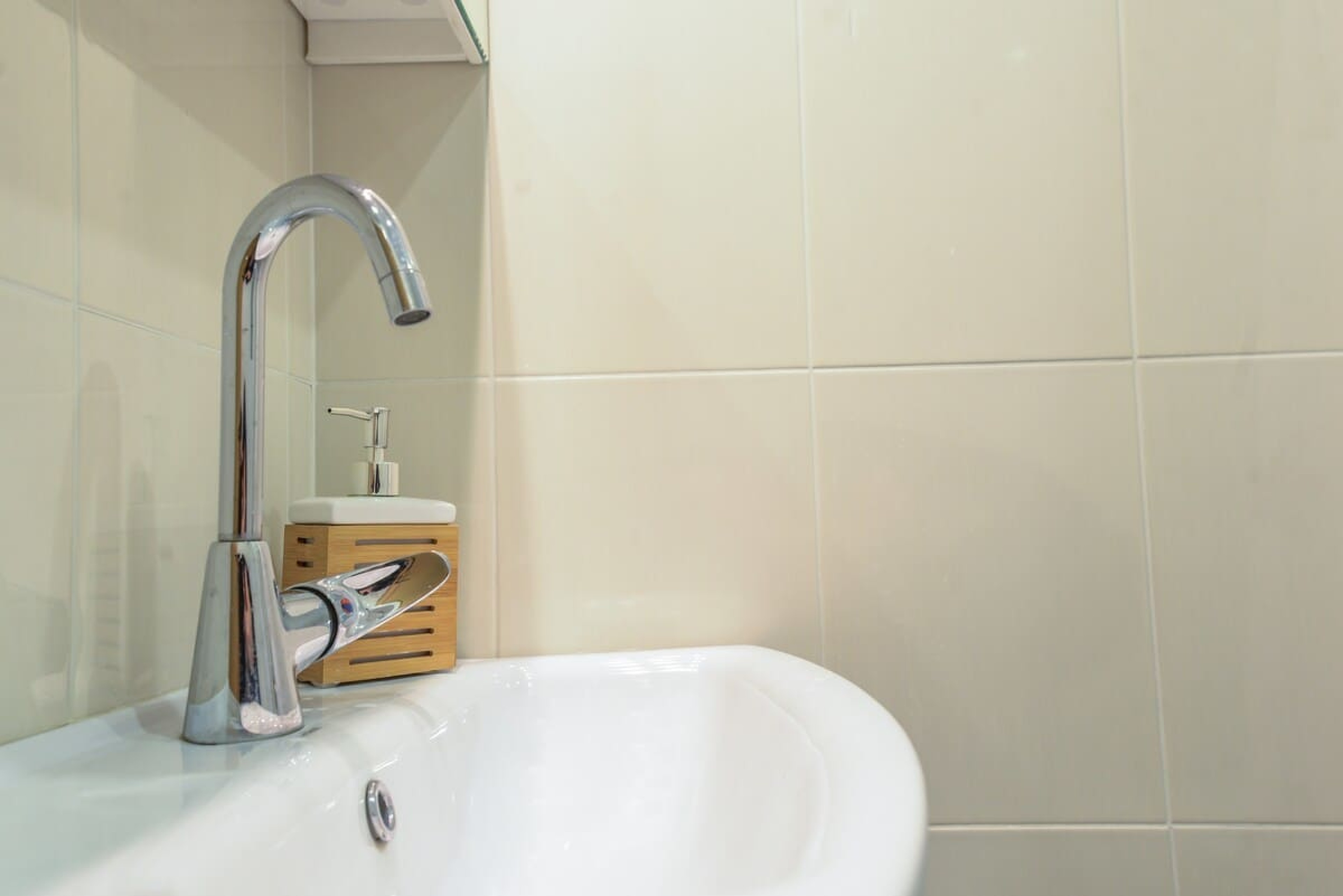 Scoutaround White Logo