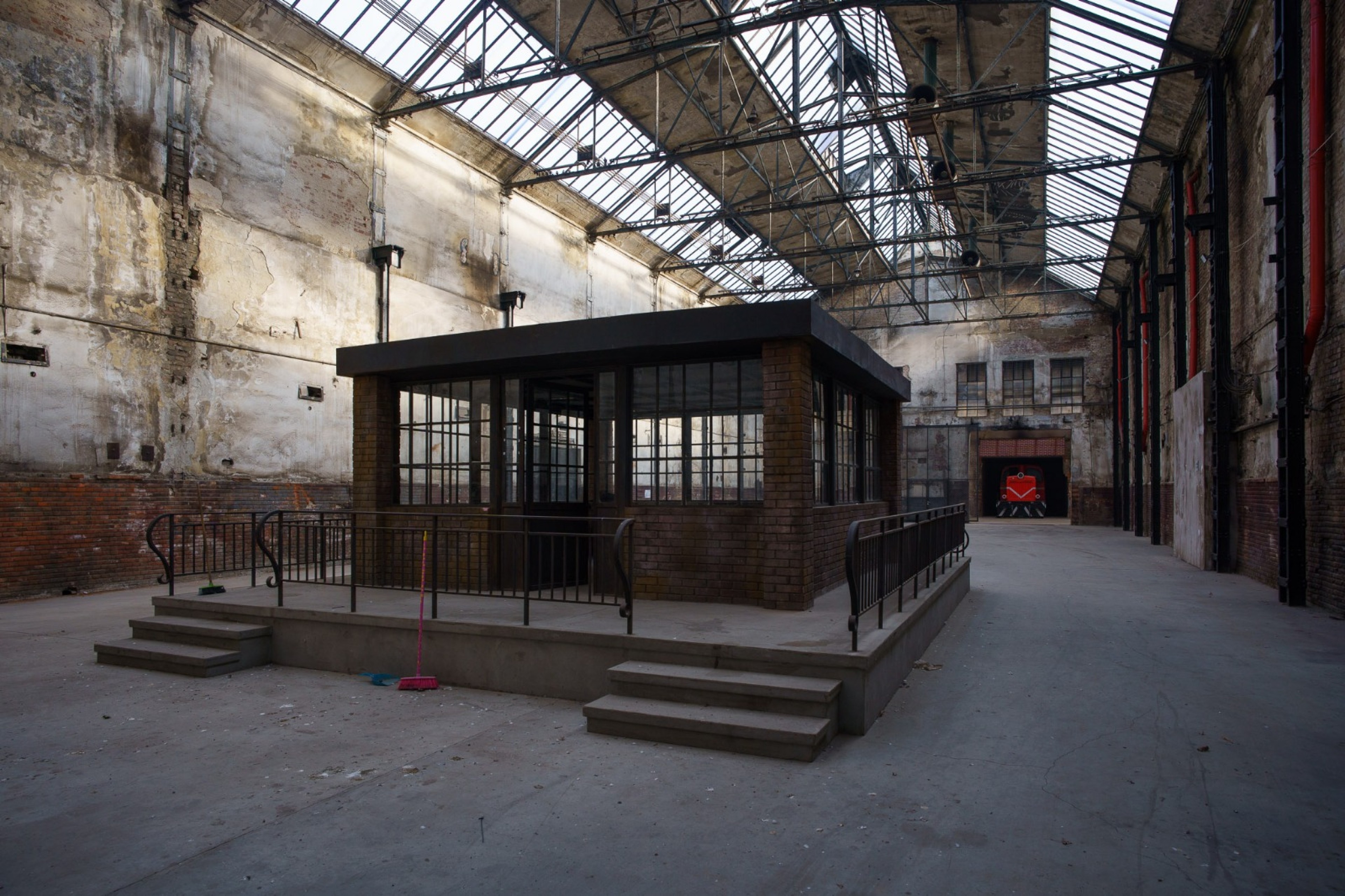 Scoutaround White Logo