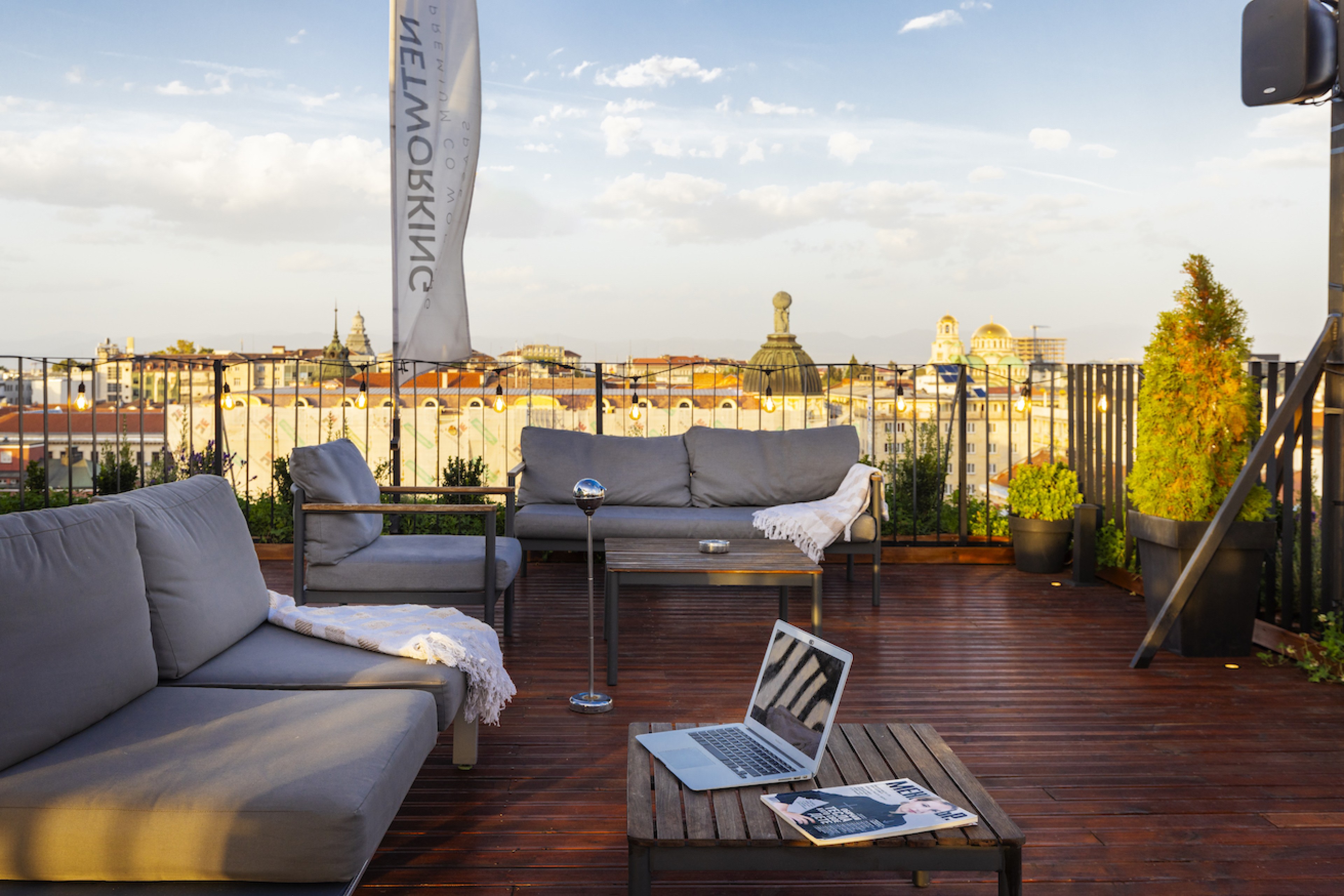 Scoutaround White Logo