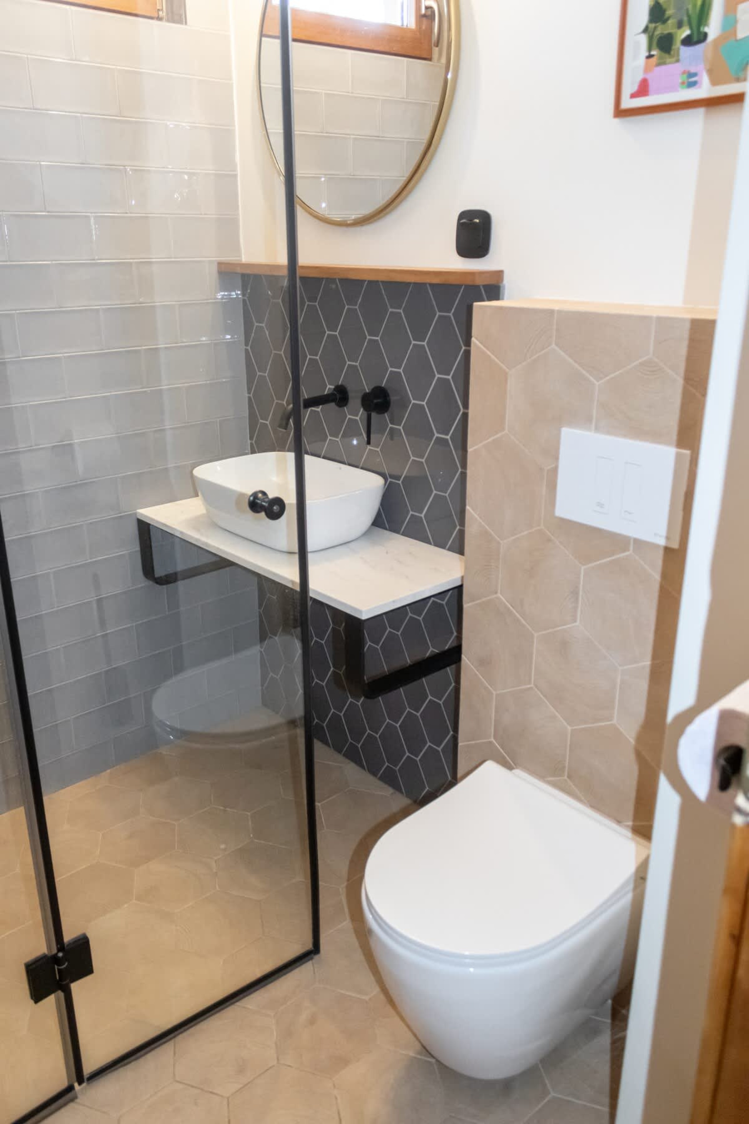 Scoutaround White Logo